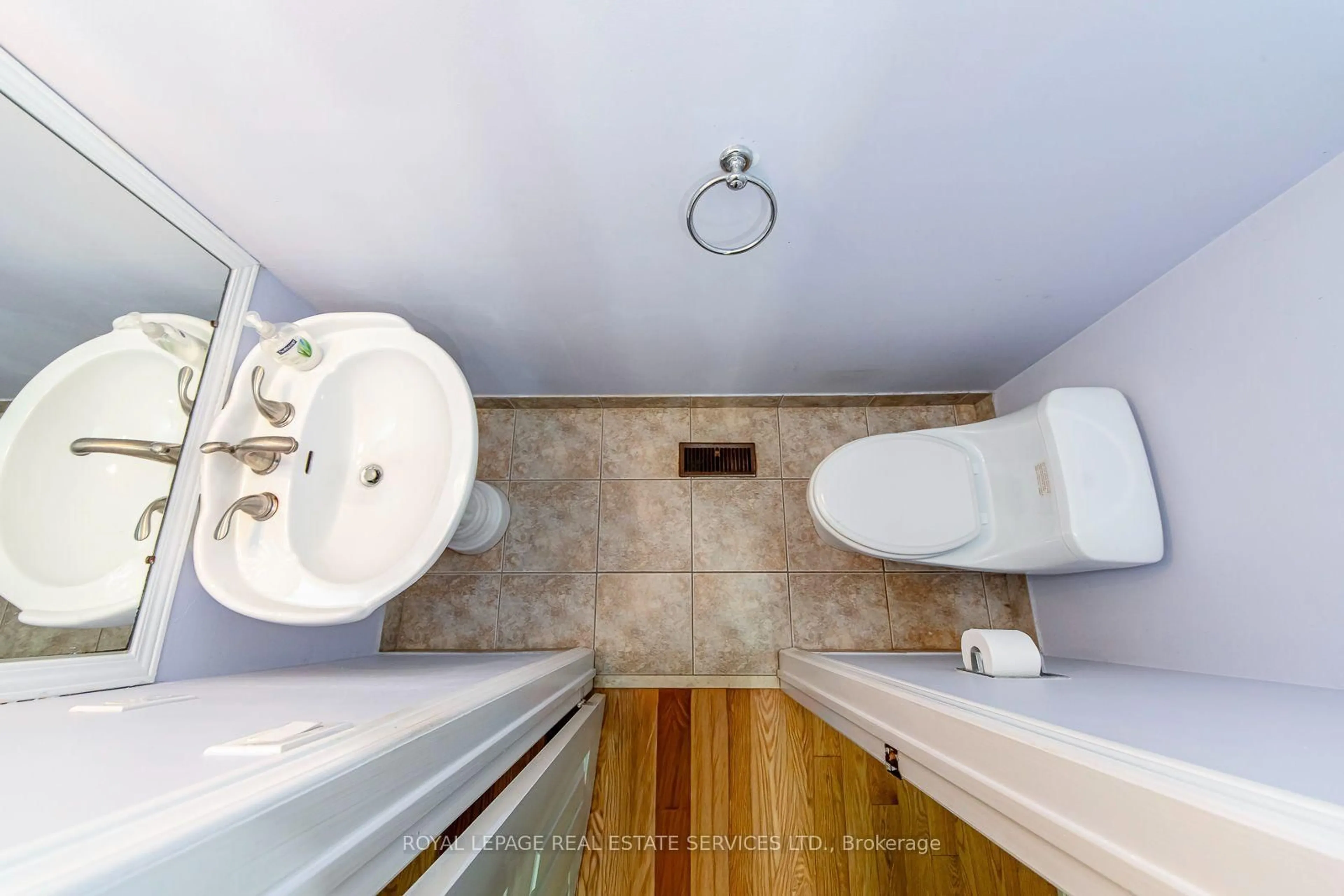 Standard bathroom, unknown for 3364 Ingram Rd, Mississauga Ontario L5L 4N4