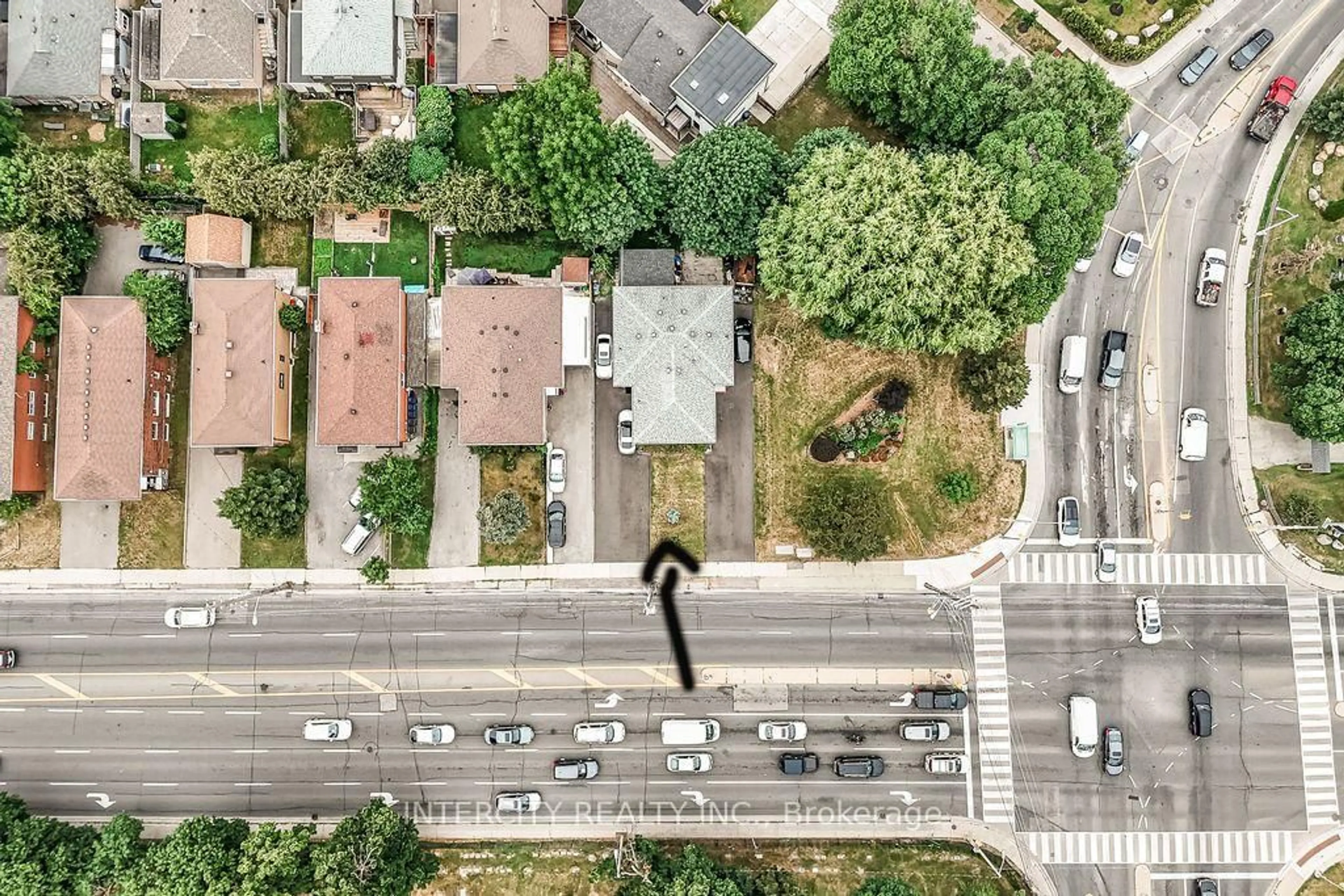 A pic from outside/outdoor area/front of a property/back of a property/a pic from drone, street for 100 Dixon Rd, Toronto Ontario M9P 2L6