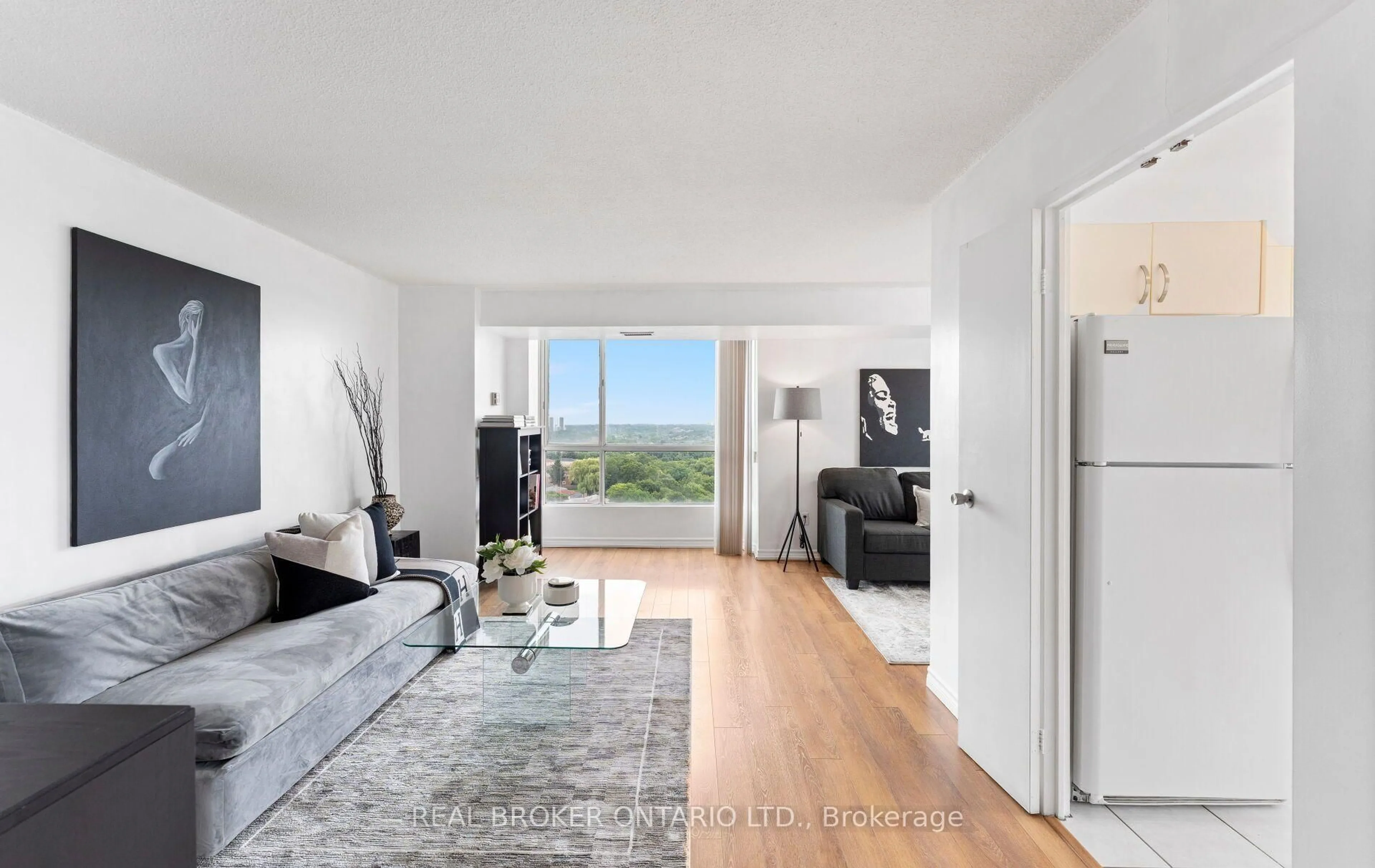 A pic of a room for 3077 Weston Rd #1809, Toronto Ontario M9M 3A1