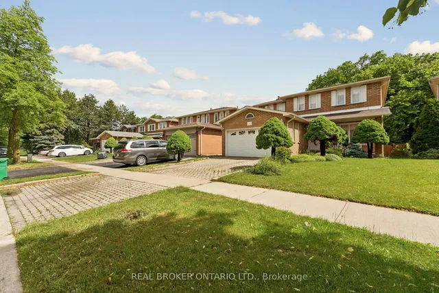 102 Coronation Circ, Brampton 2