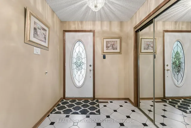 102 Coronation Circ, Brampton 5