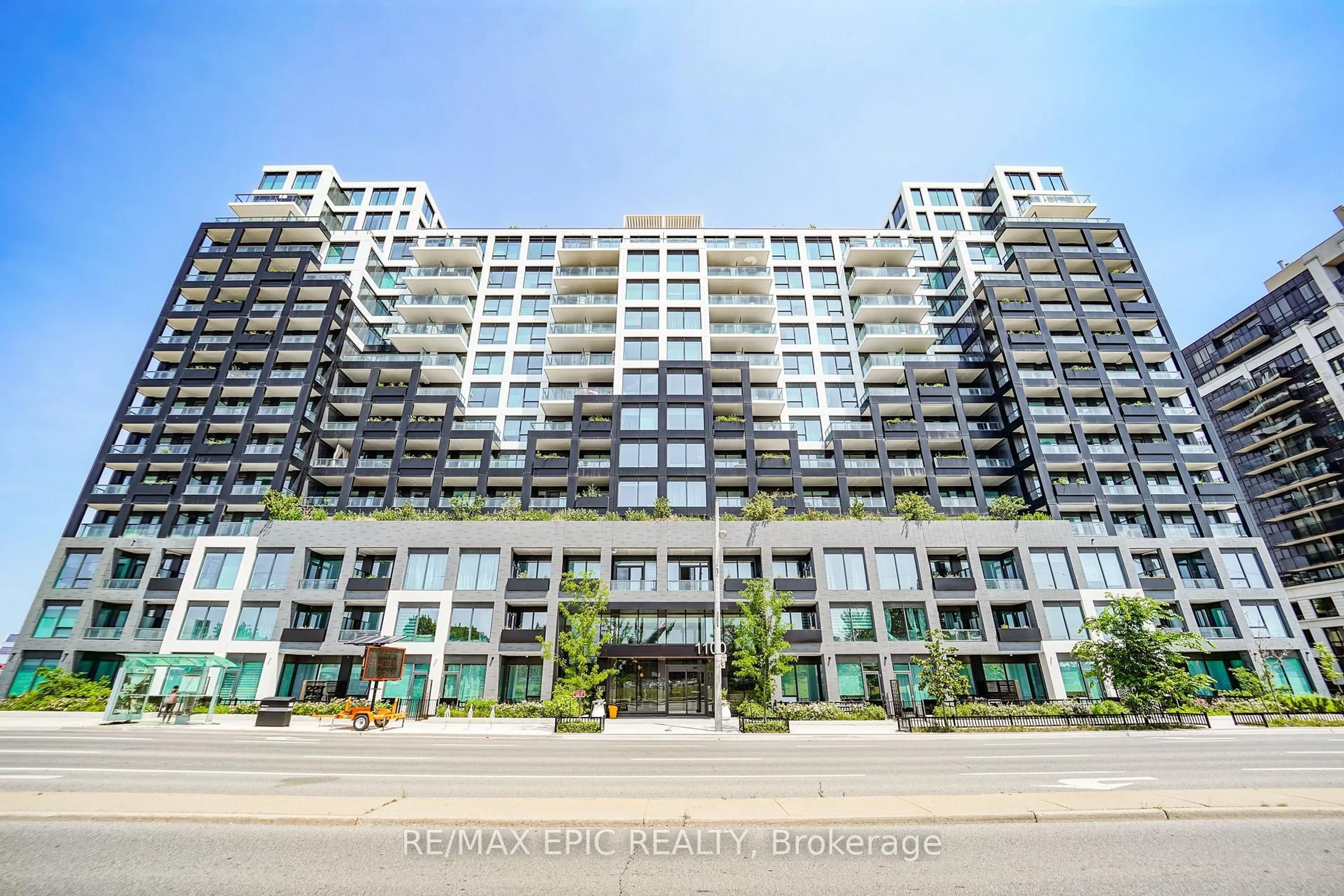 Indoor foyer for 1100 Sheppard Ave #928, Toronto Ontario M3K 0E4