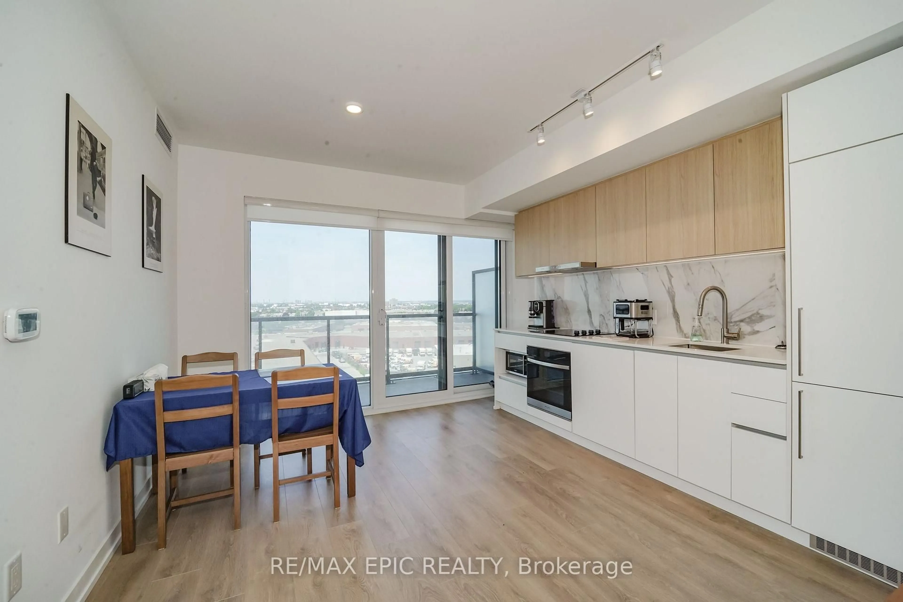 Standard kitchen, wood/laminate floor for 1100 Sheppard Ave #928, Toronto Ontario M3K 0E4