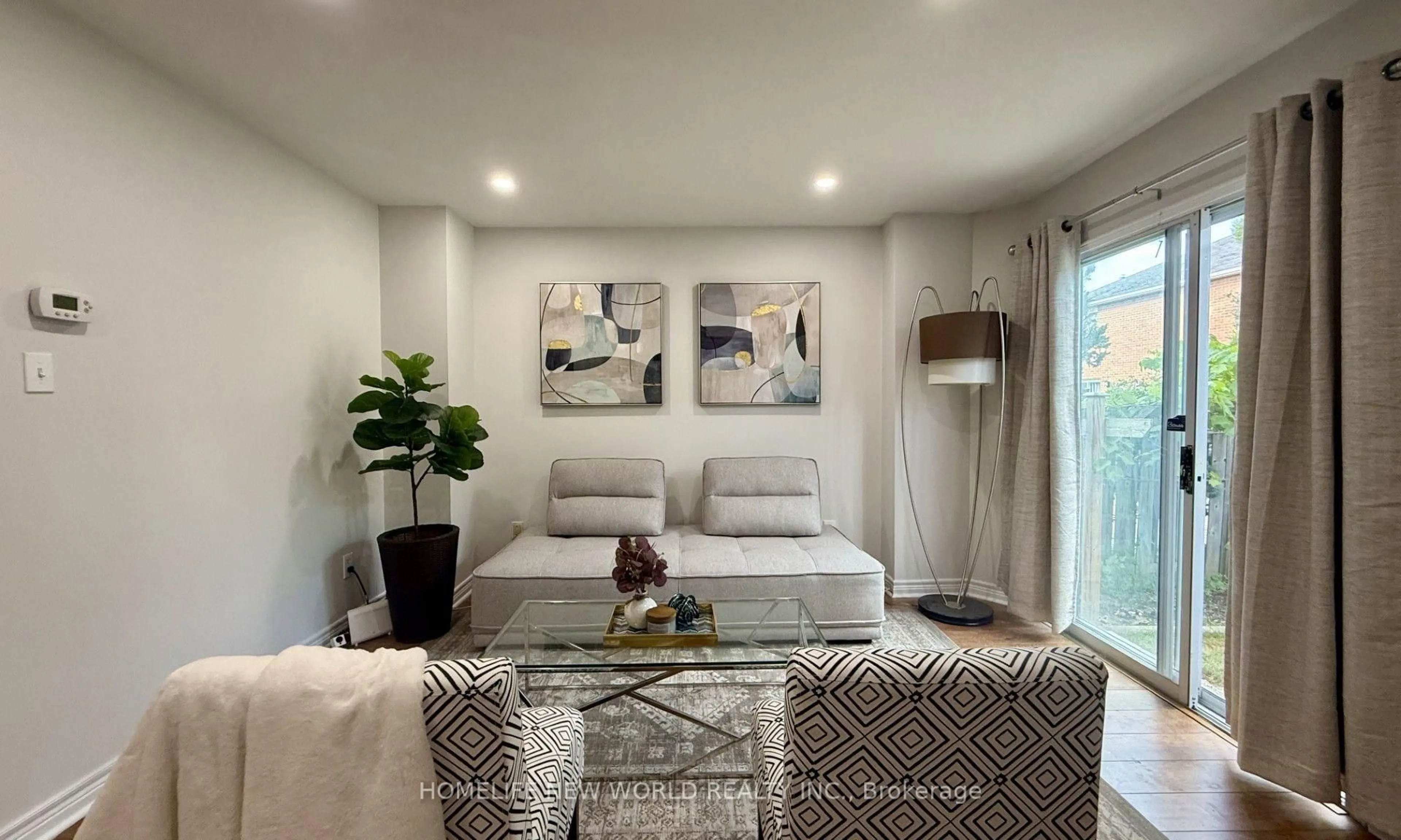 Living room with furniture, unknown for 5666 Cortina Cres, Mississauga Ontario L4Z 3R4