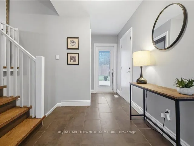 2501 Yarmouth Cres, Oakville 5