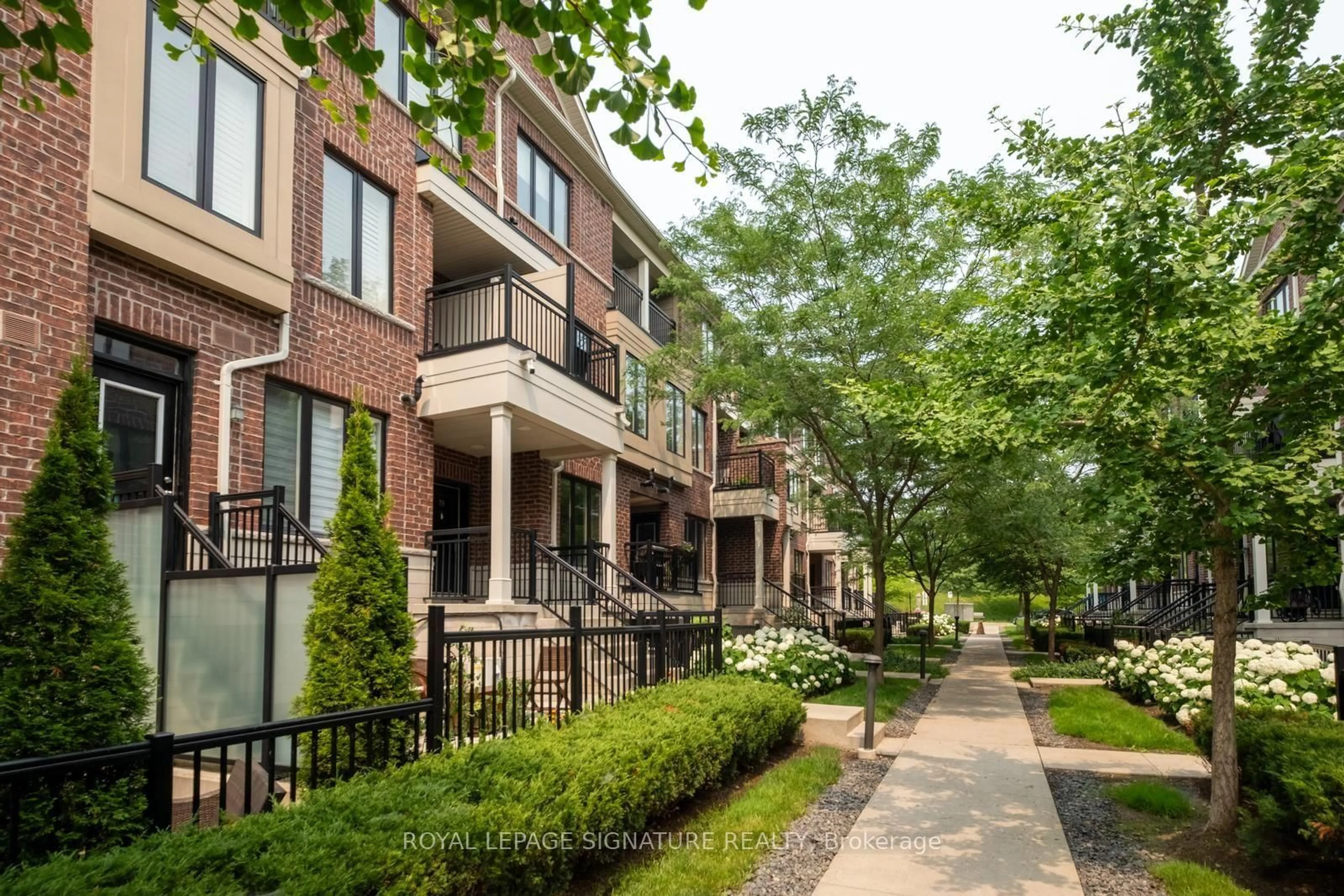 Patio, street for 30 Carnation Ave #81, Toronto Ontario M8V 0B8