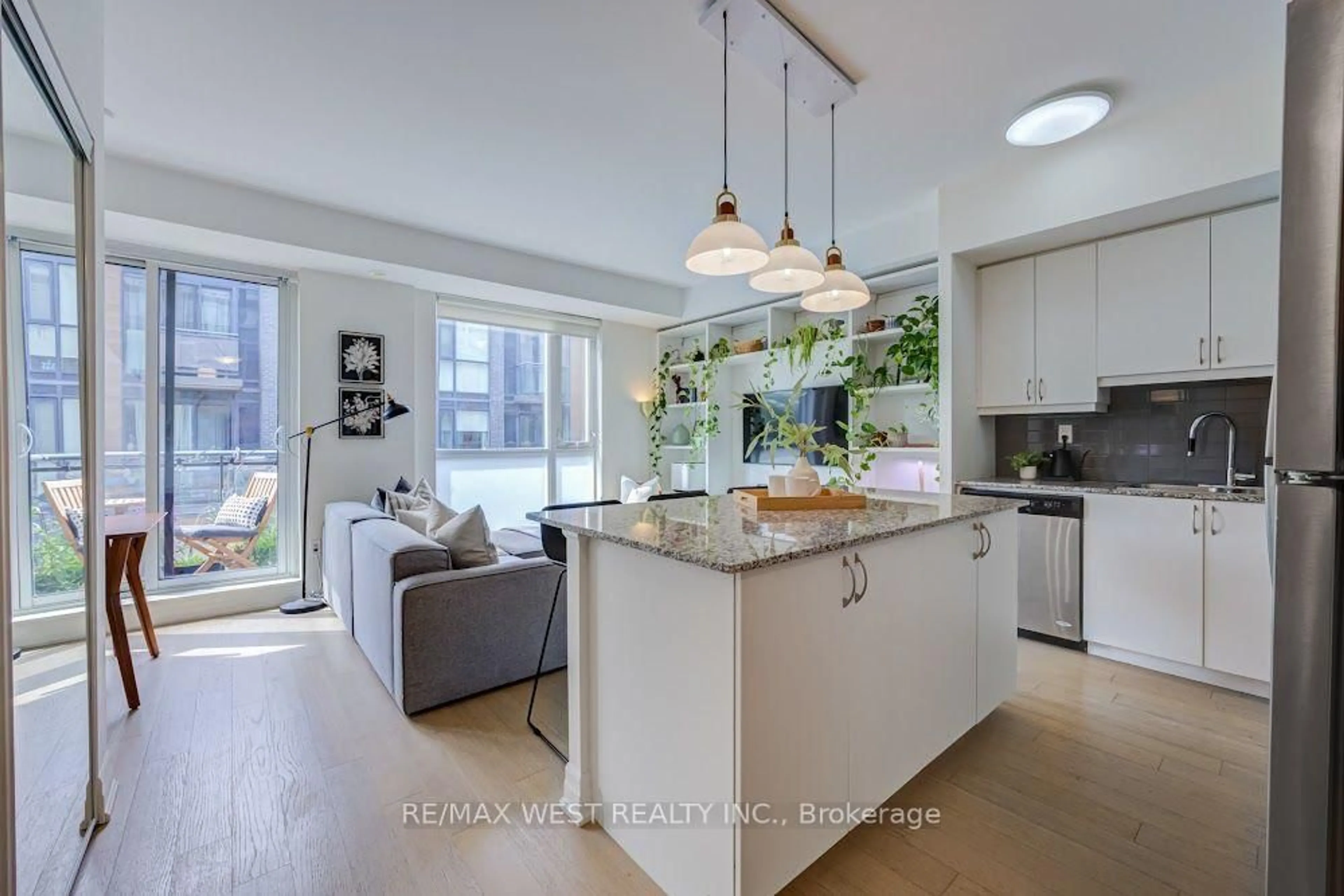 Open concept kitchen, unknown for 47 Macaulay Ave #603, Toronto Ontario M6P 3P5