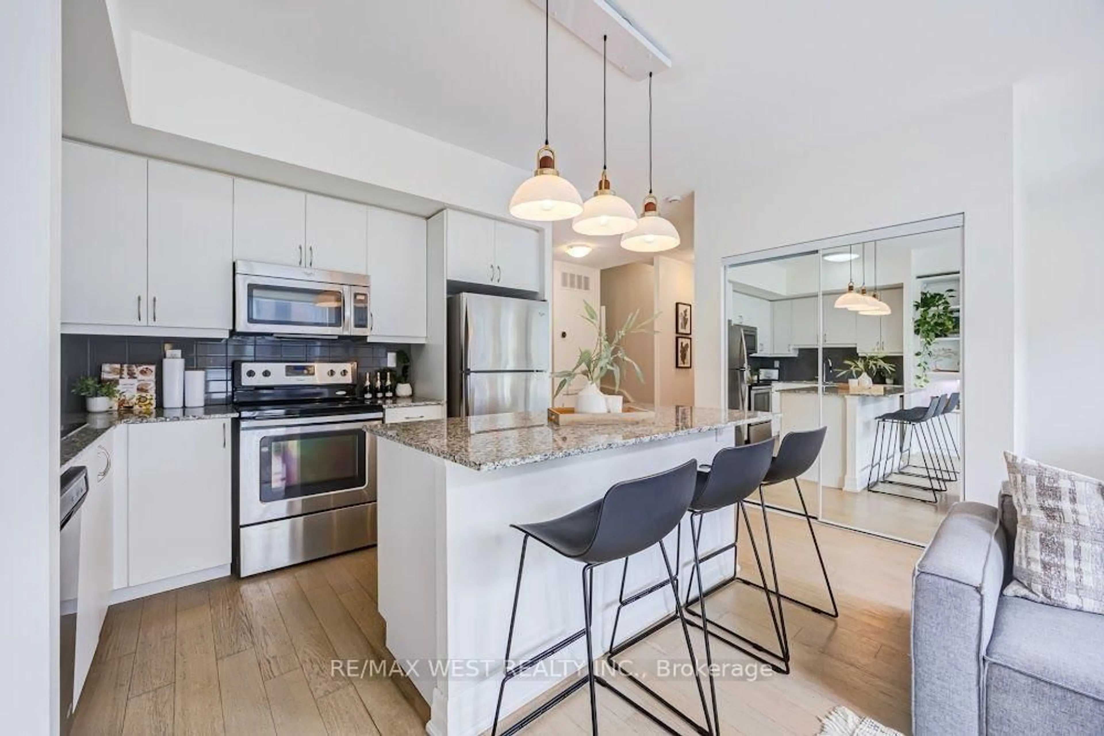Open concept kitchen, unknown for 47 Macaulay Ave #603, Toronto Ontario M6P 3P5