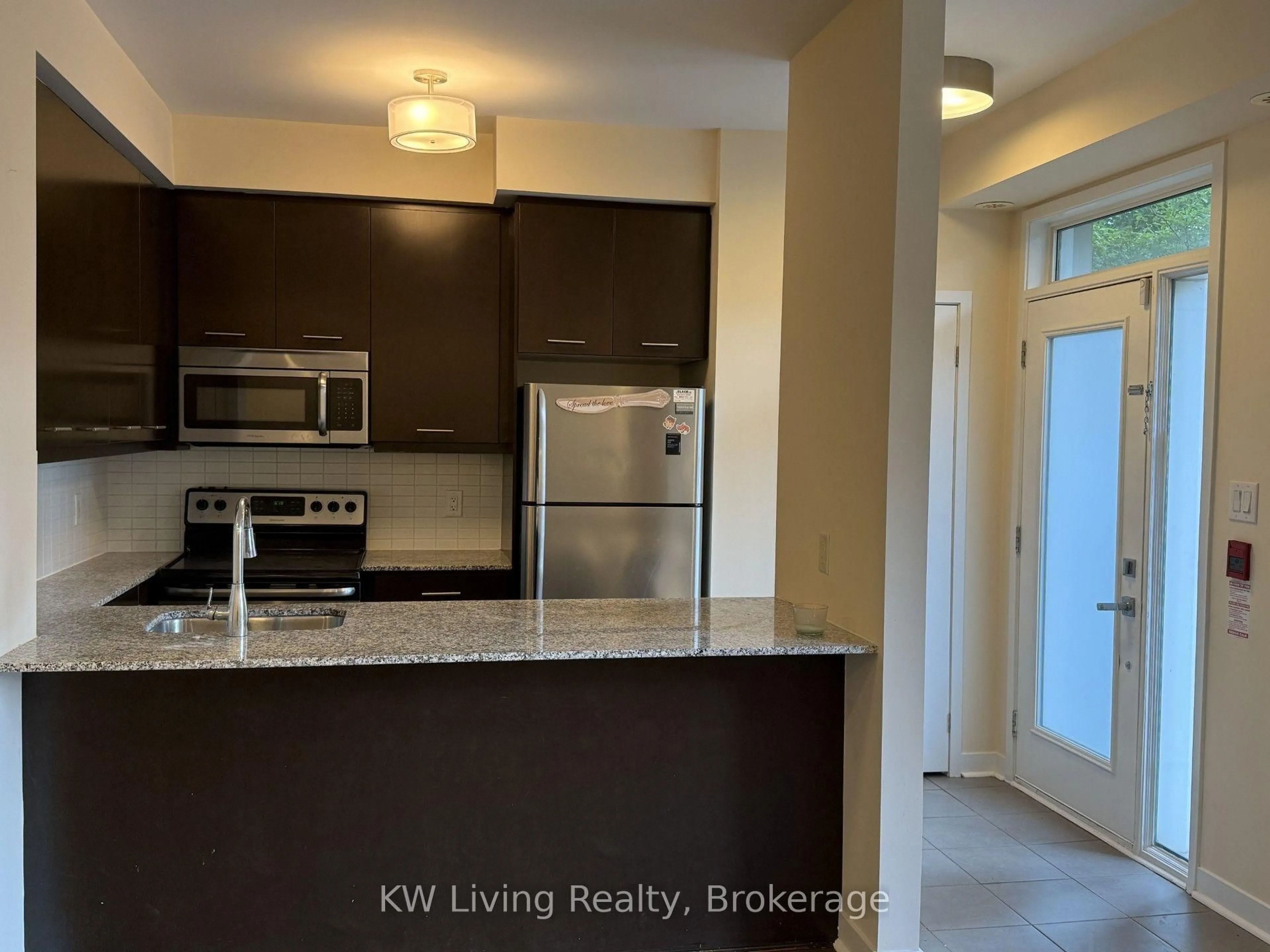 Open concept kitchen, unknown for 370 Square One Dr #128(28), Mississauga Ontario L5B 0E6