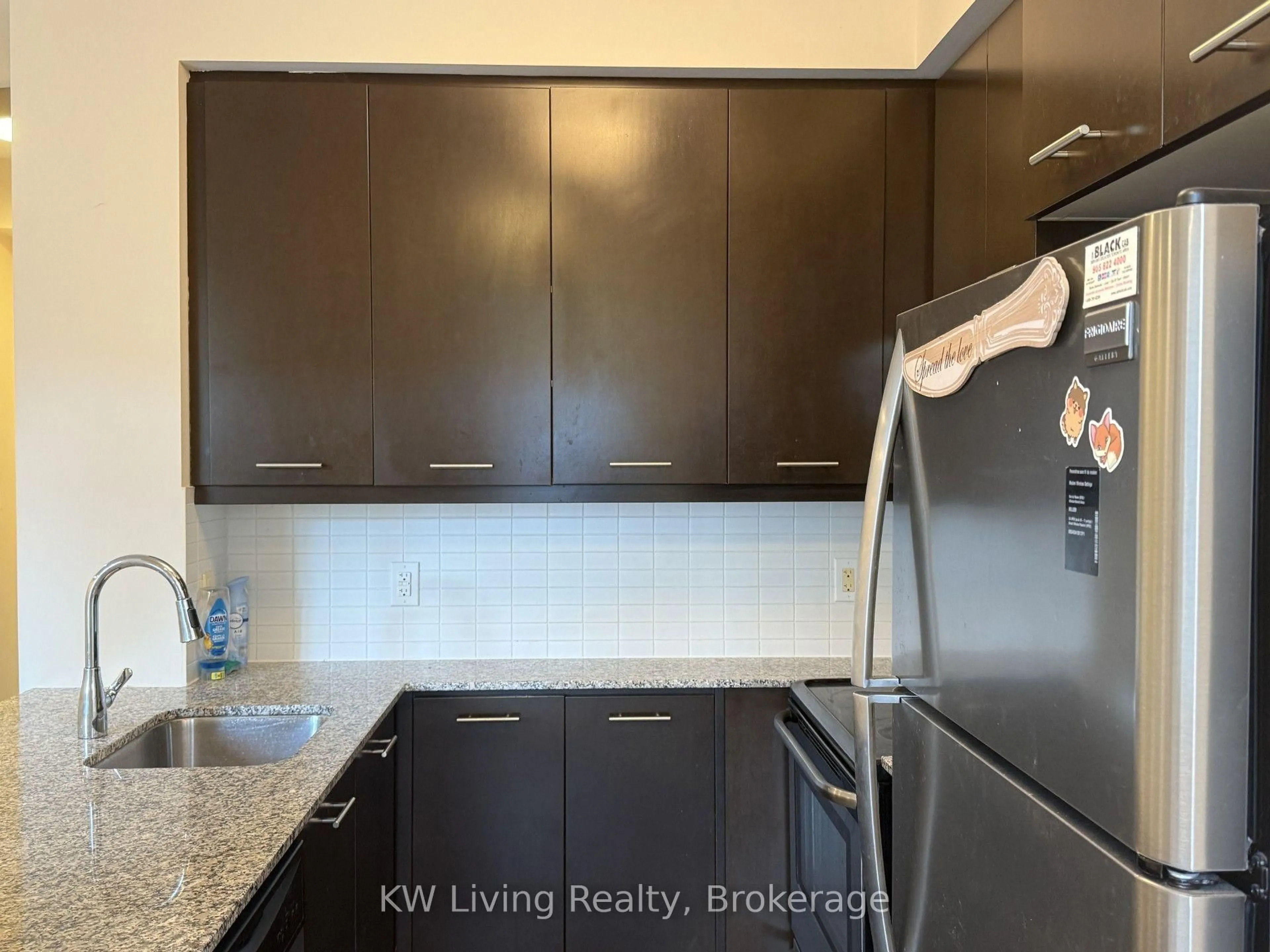 Standard kitchen, unknown for 370 Square One Dr #128(28), Mississauga Ontario L5B 0E6