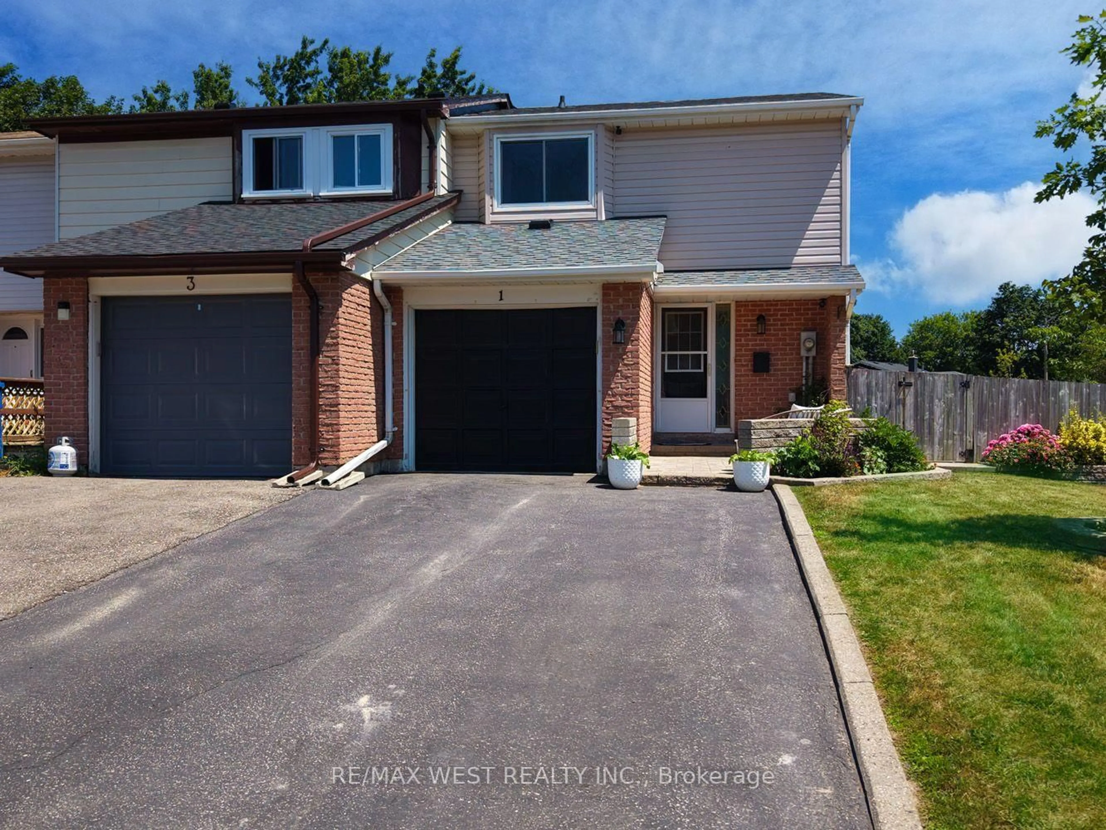 A pic from outside/outdoor area/front of a property/back of a property/a pic from drone, street for 1 Johanna Dr, Orangeville Ontario L9W 3S4