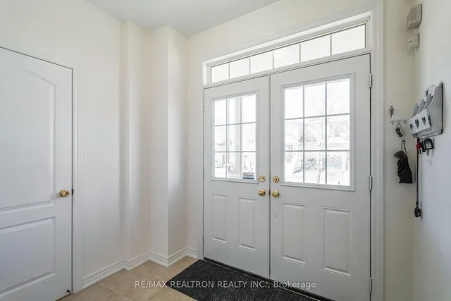 9 Constance St, Brampton 3