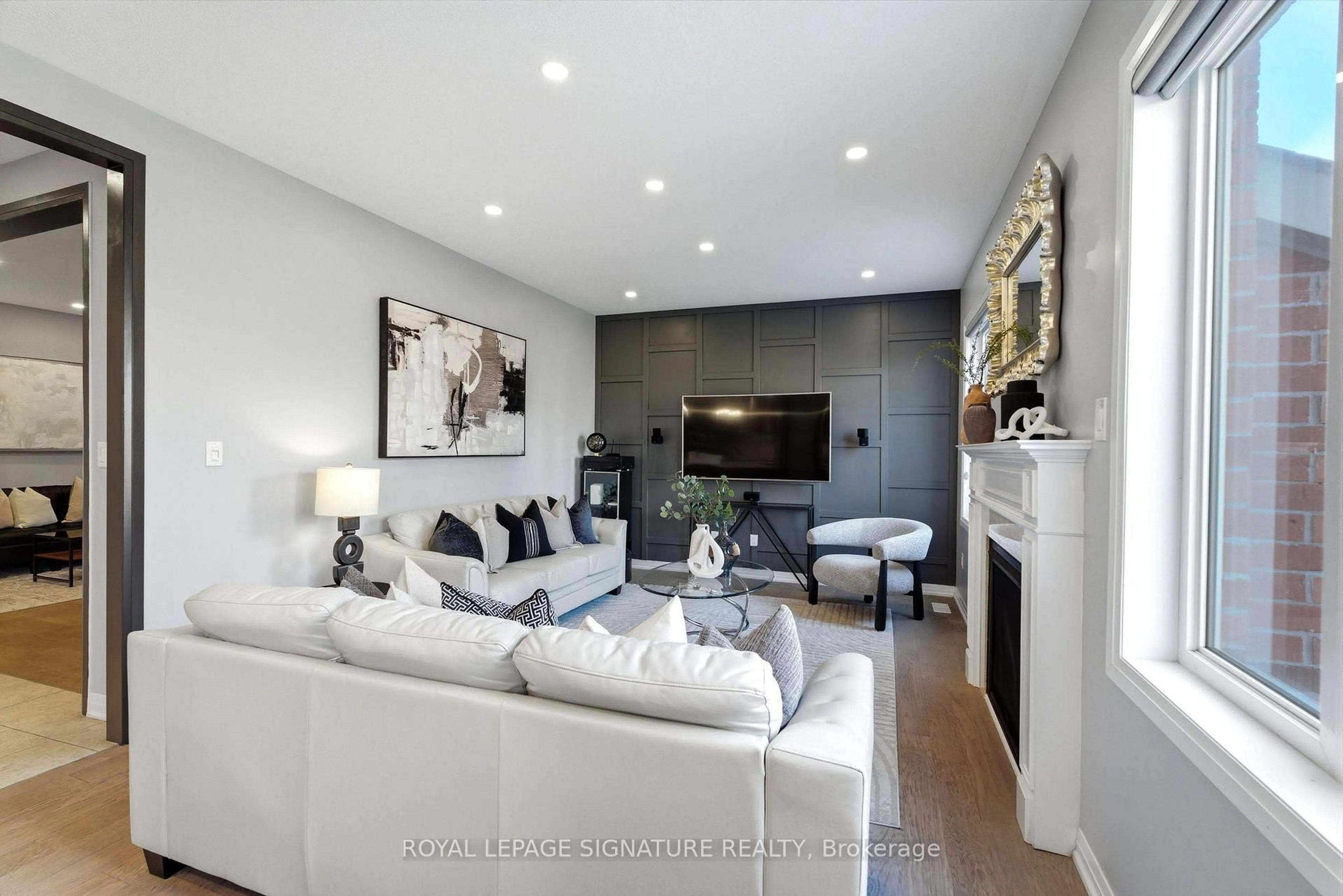 Living room with furniture, unknown for 14 Paisley Way, Orangeville Ontario L9W 6Z5