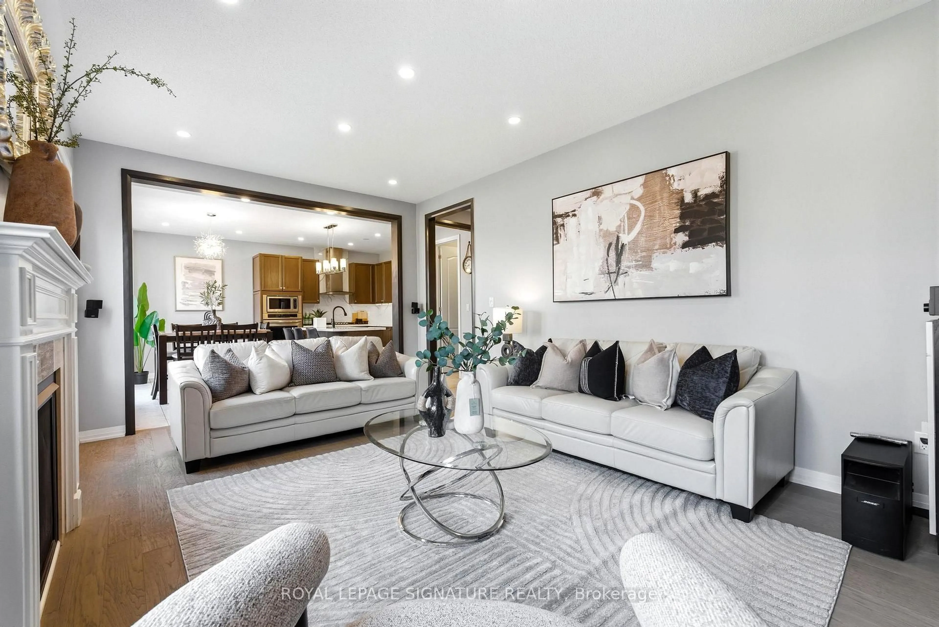 Living room with furniture, unknown for 14 Paisley Way, Orangeville Ontario L9W 6Z5