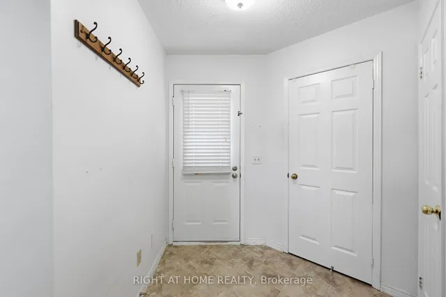 12 Newman Crt, Brampton 4