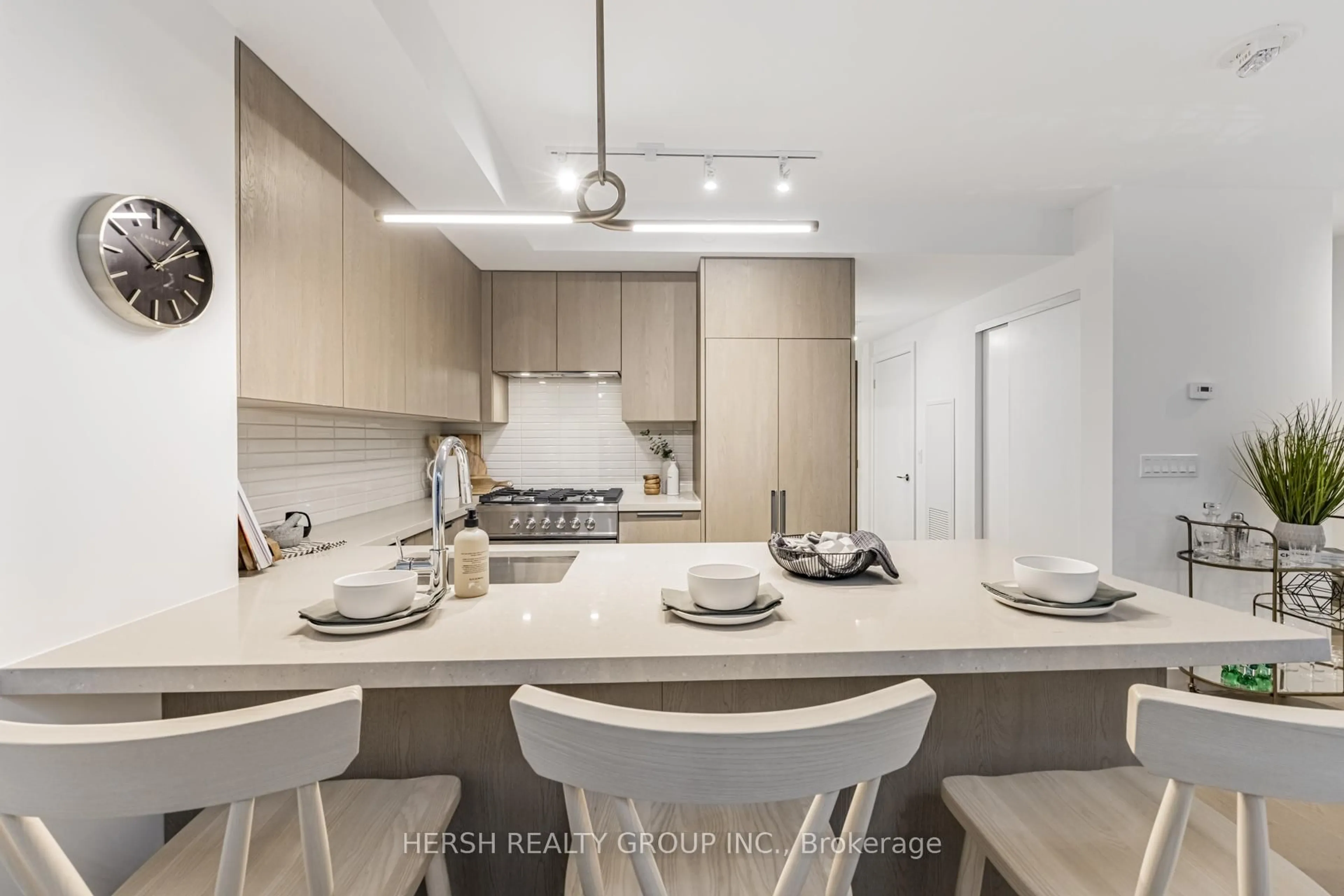Open concept kitchen, unknown for 160 Kingsway Cres #101, Toronto Ontario M8X 2S4