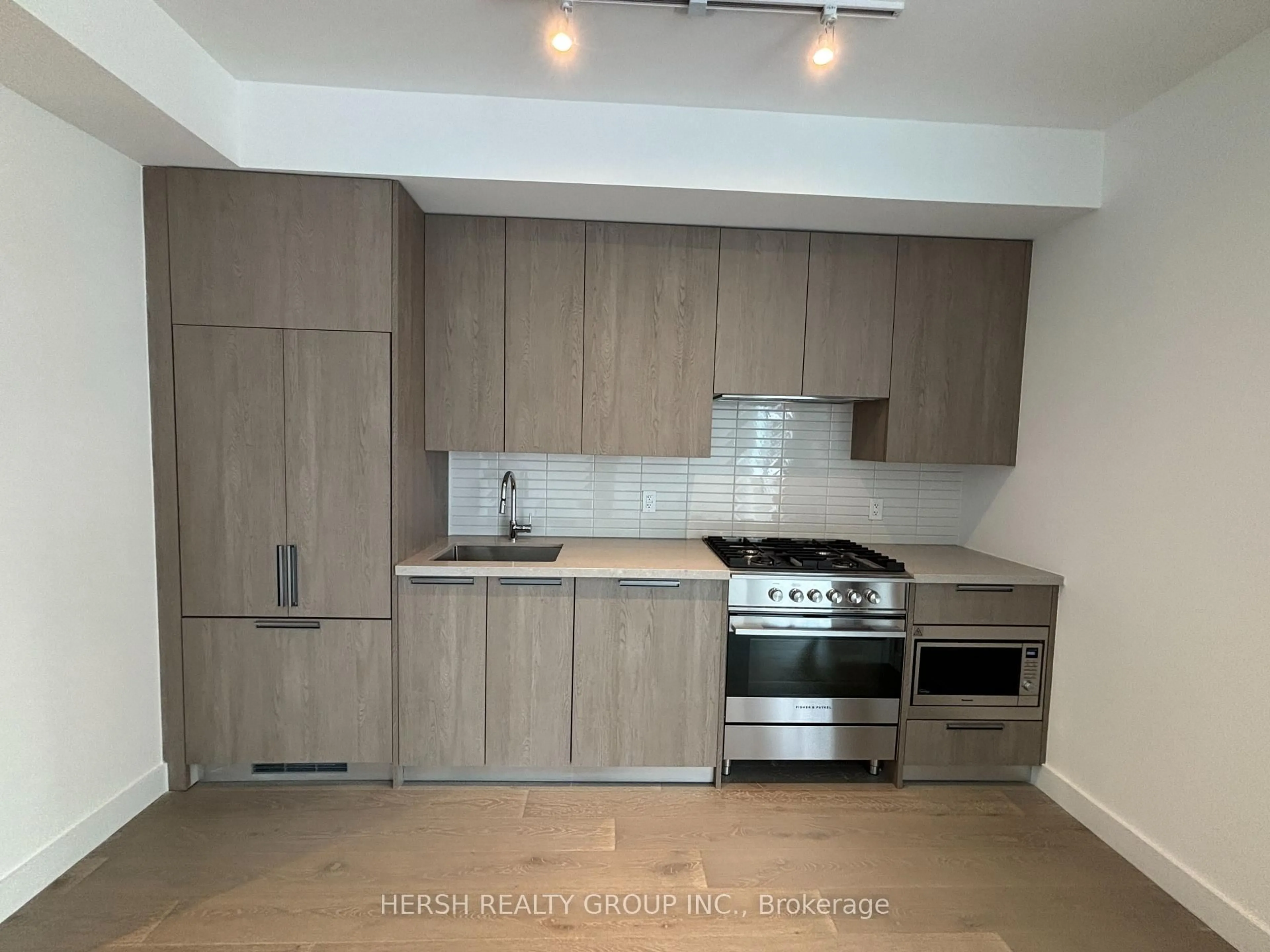 Standard kitchen, unknown for 160 Kingsway Cres #415, Toronto Ontario M8X 2S4