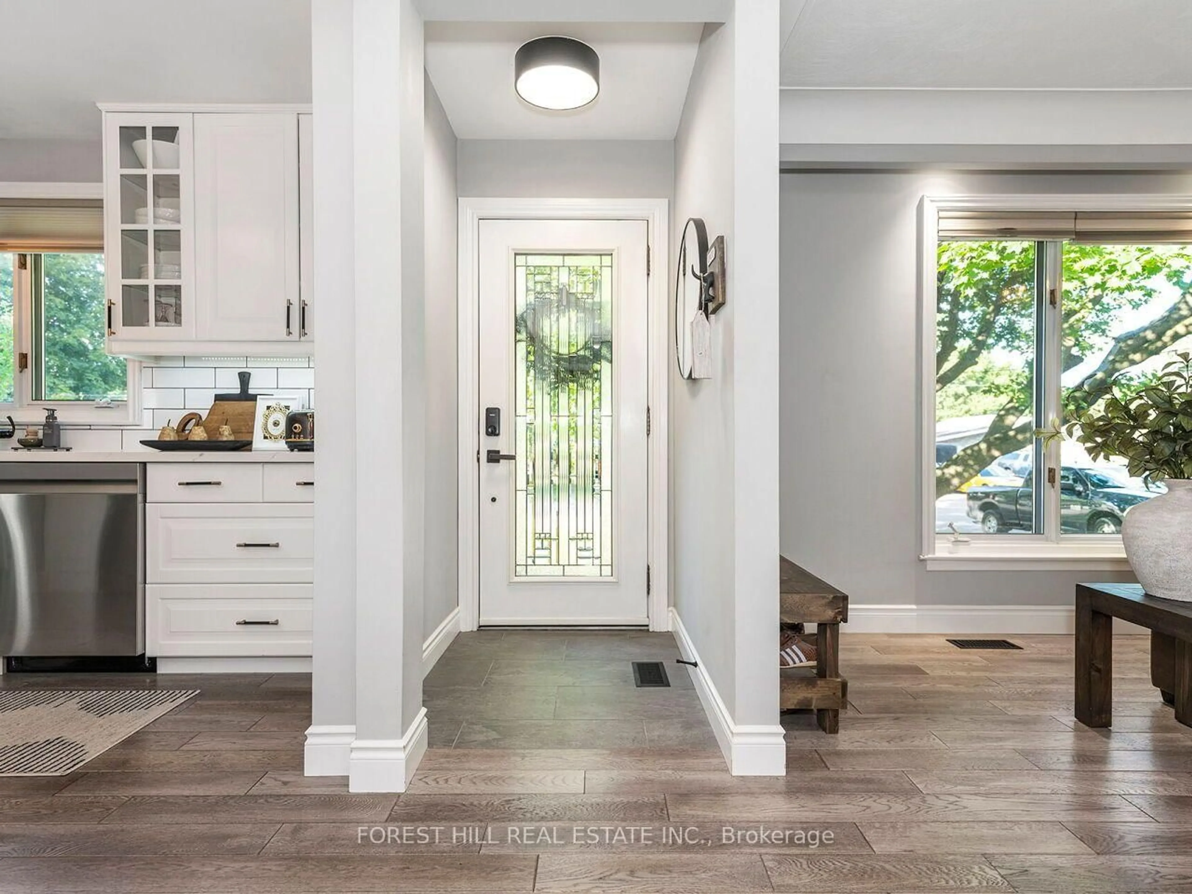 Indoor entryway for 159 Robinwood Cres, Milton Ontario L9T 2C2