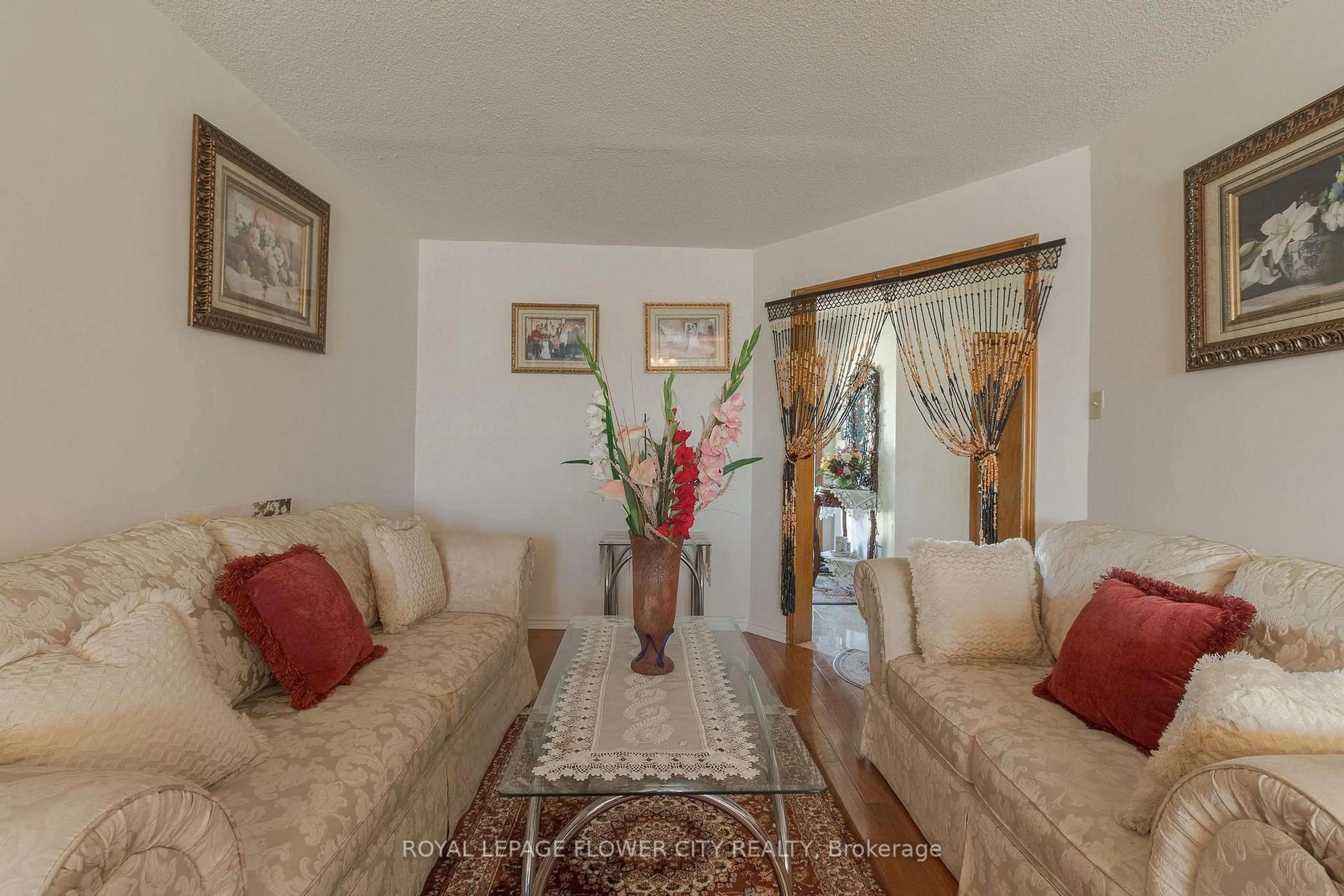 Living room with furniture, unknown for 19 Fallen Oak Crt, Brampton Ontario L6Y 3T6