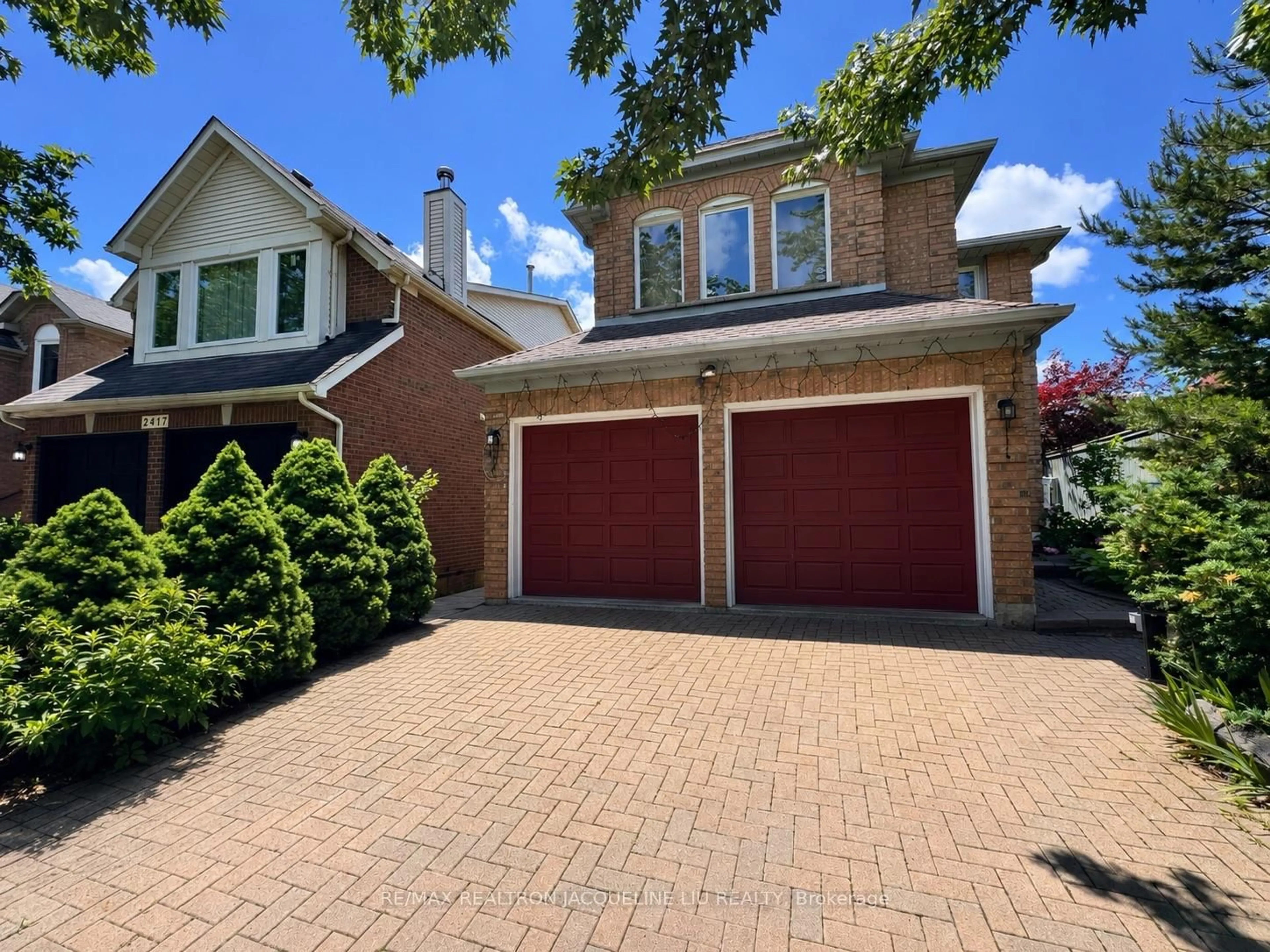 Home with brick exterior material, street for 2409 Willowburne Dr, Mississauga Ontario L5M 5G2