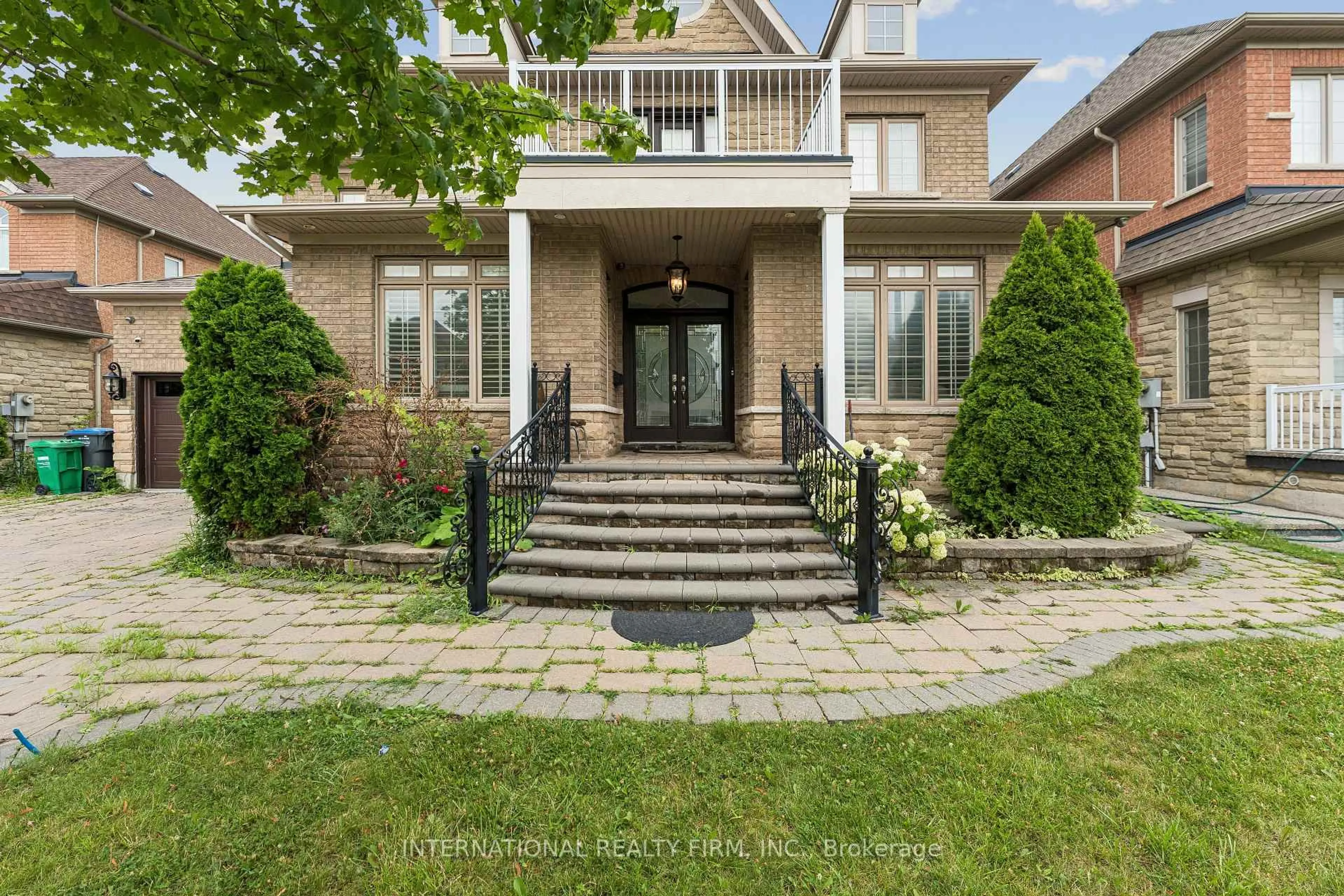 Home with brick exterior material, street for 8 Redwillow Rd, Brampton Ontario L6P 2A3