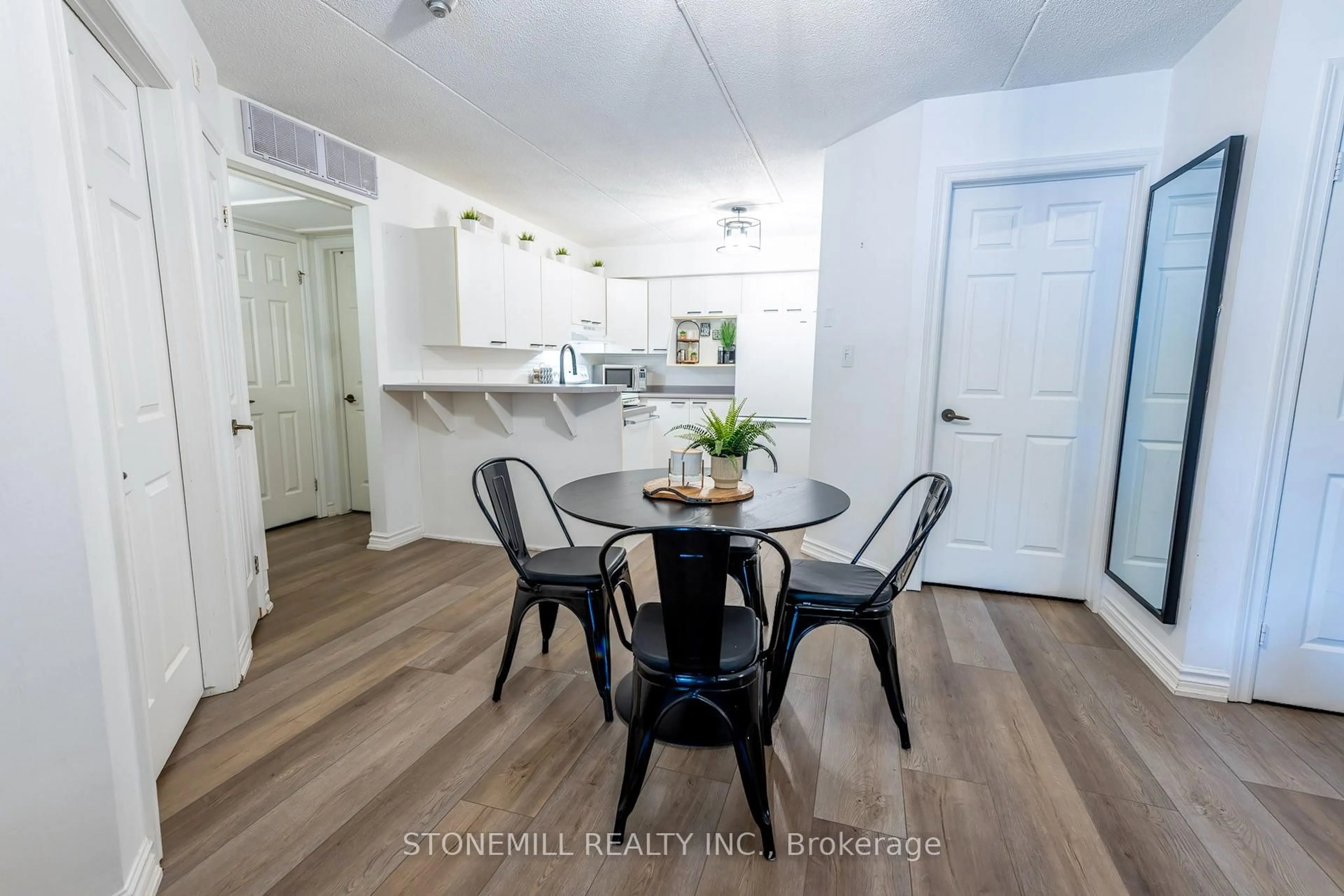 Unknown for 2030 Cleaver Ave ##118, Burlington Ontario L7M 4C3