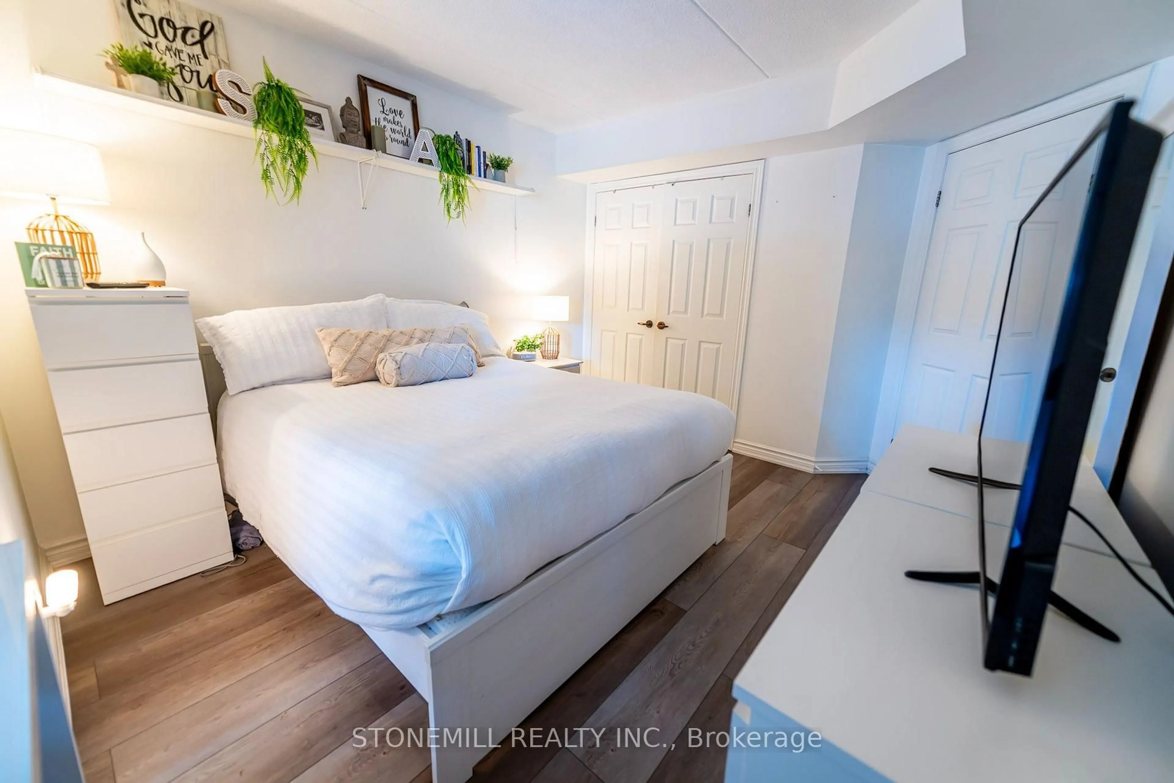 Bedroom with bed, unknown for 2030 Cleaver Ave ##118, Burlington Ontario L7M 4C3