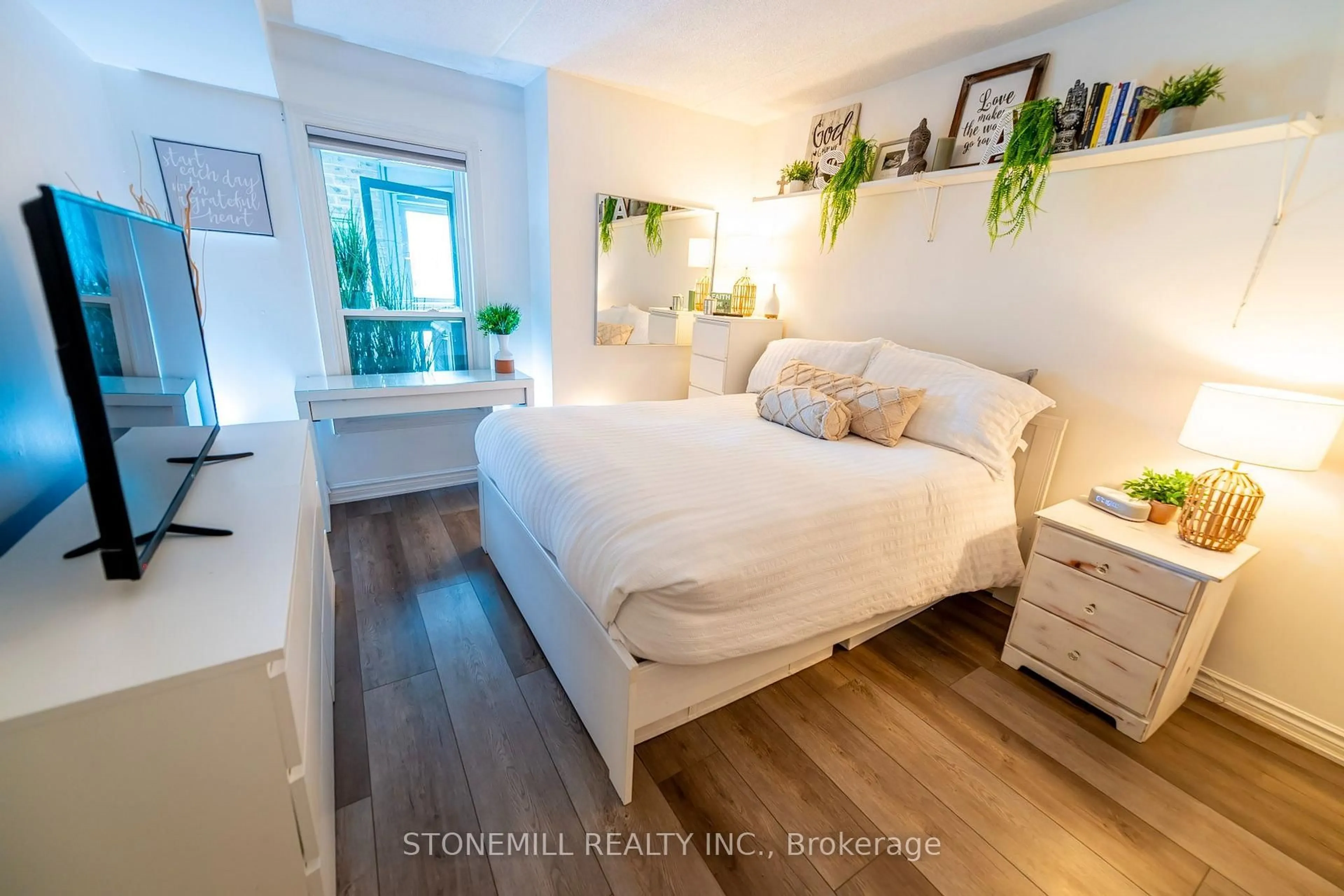 Bedroom with bed, wood/laminate floor for 2030 Cleaver Ave ##118, Burlington Ontario L7M 4C3