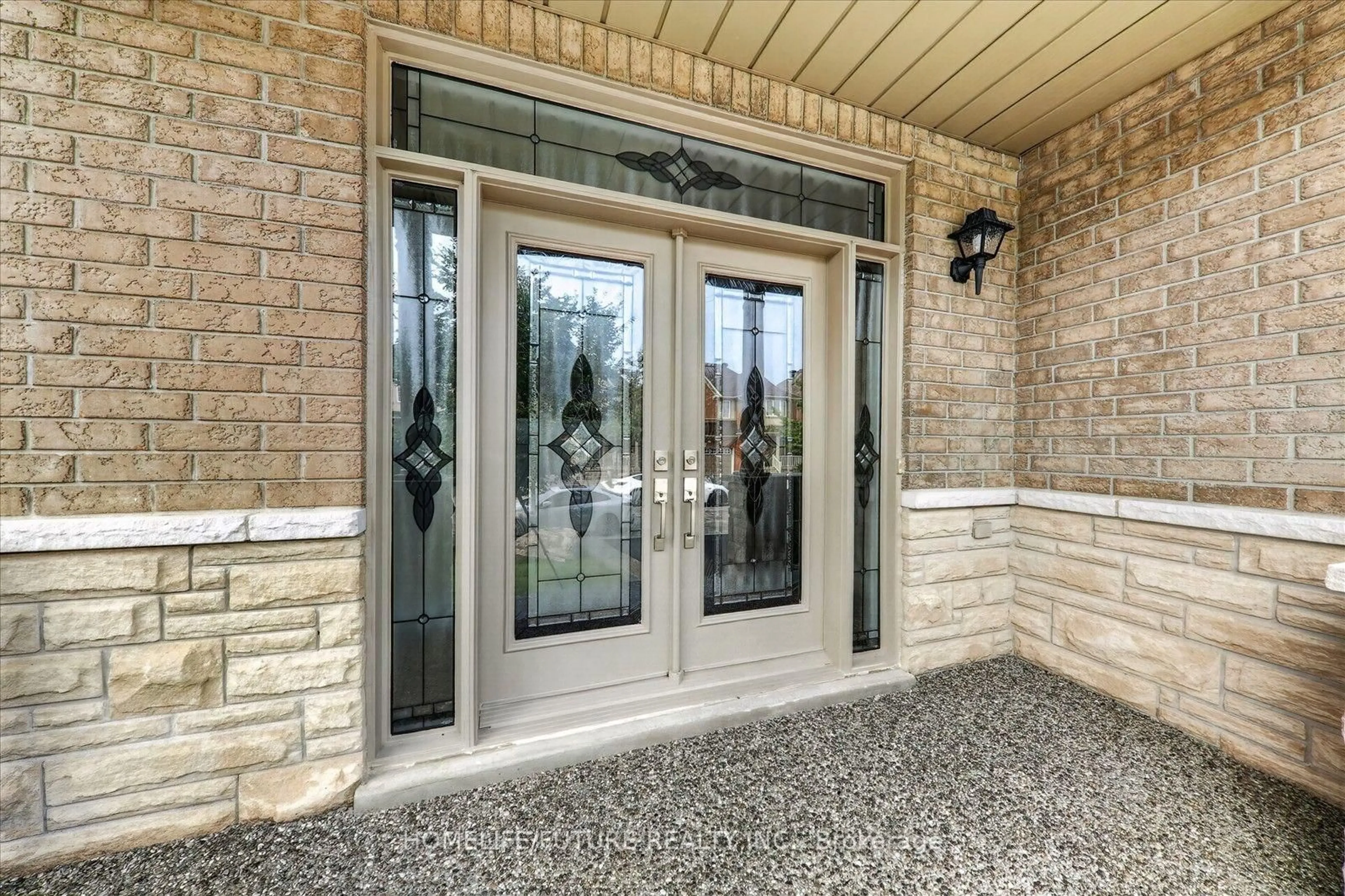 Indoor entryway for 22 Arctic Willow Rd, Brampton Ontario L6R 3K8