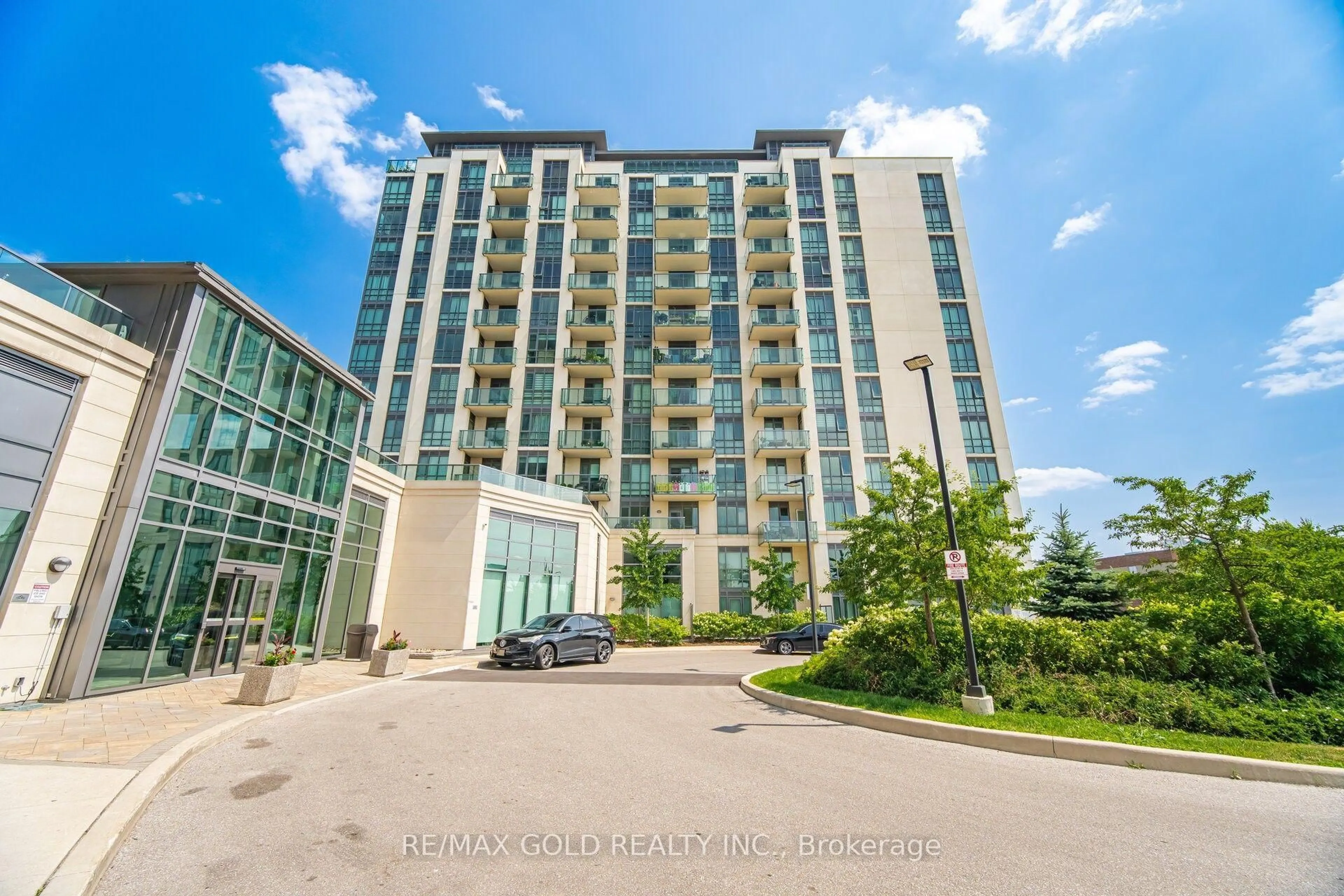 Indoor foyer for 65 Yorkland Blvd #111, Brampton Ontario L6P 4M5