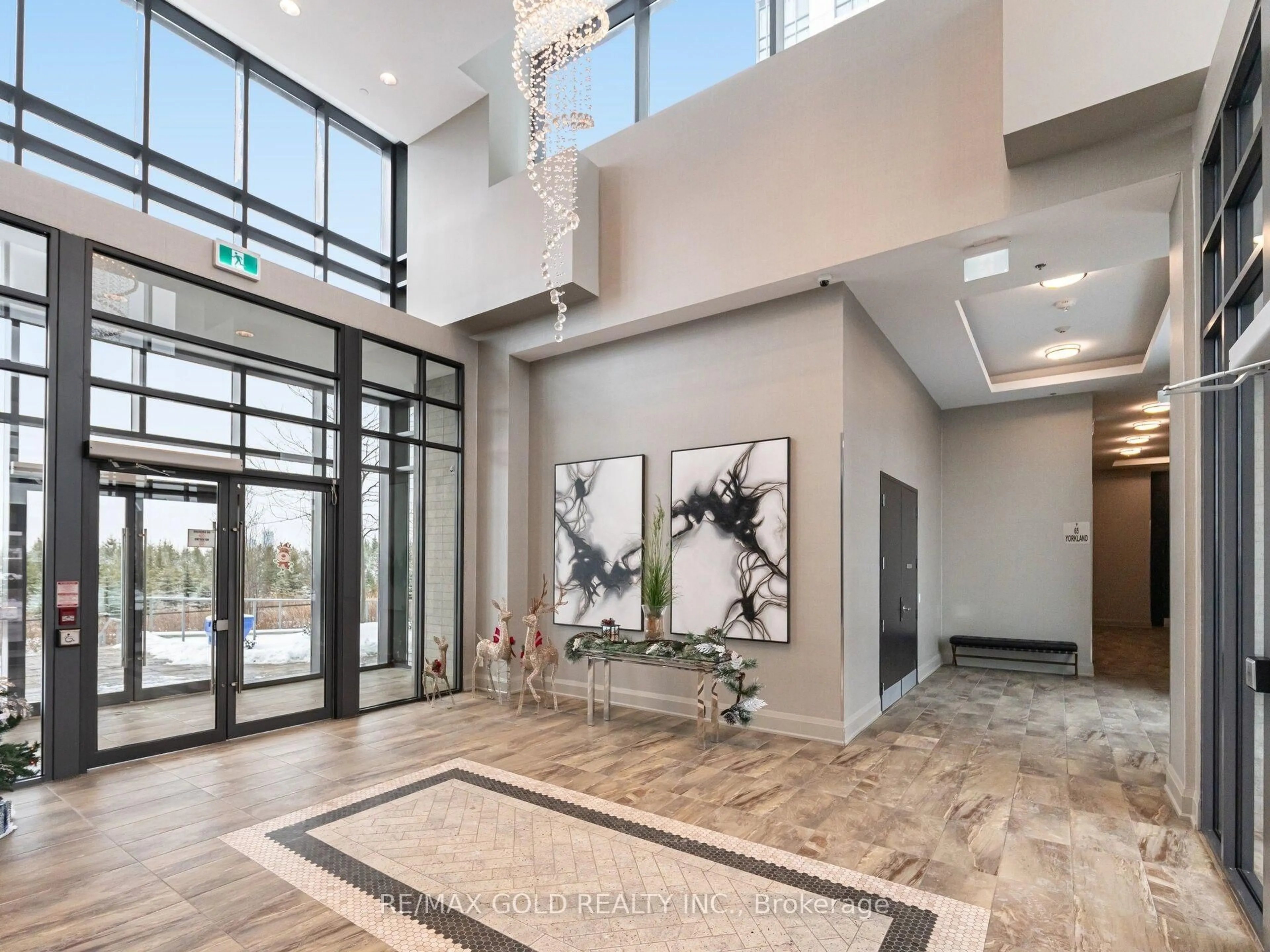 Indoor foyer for 65 Yorkland Blvd #111, Brampton Ontario L6P 4M5