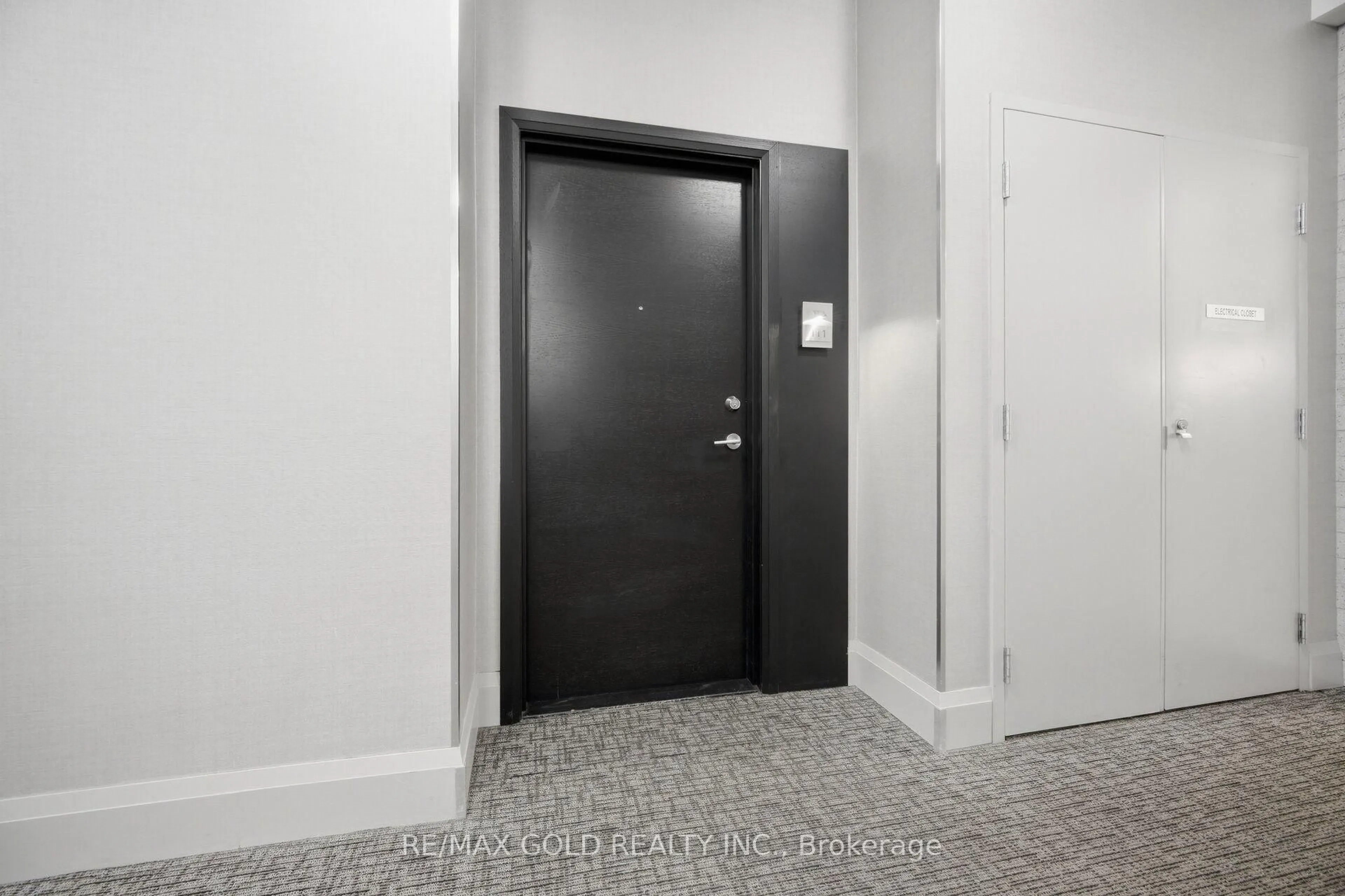 Indoor foyer for 65 Yorkland Blvd #111, Brampton Ontario L6P 4M5