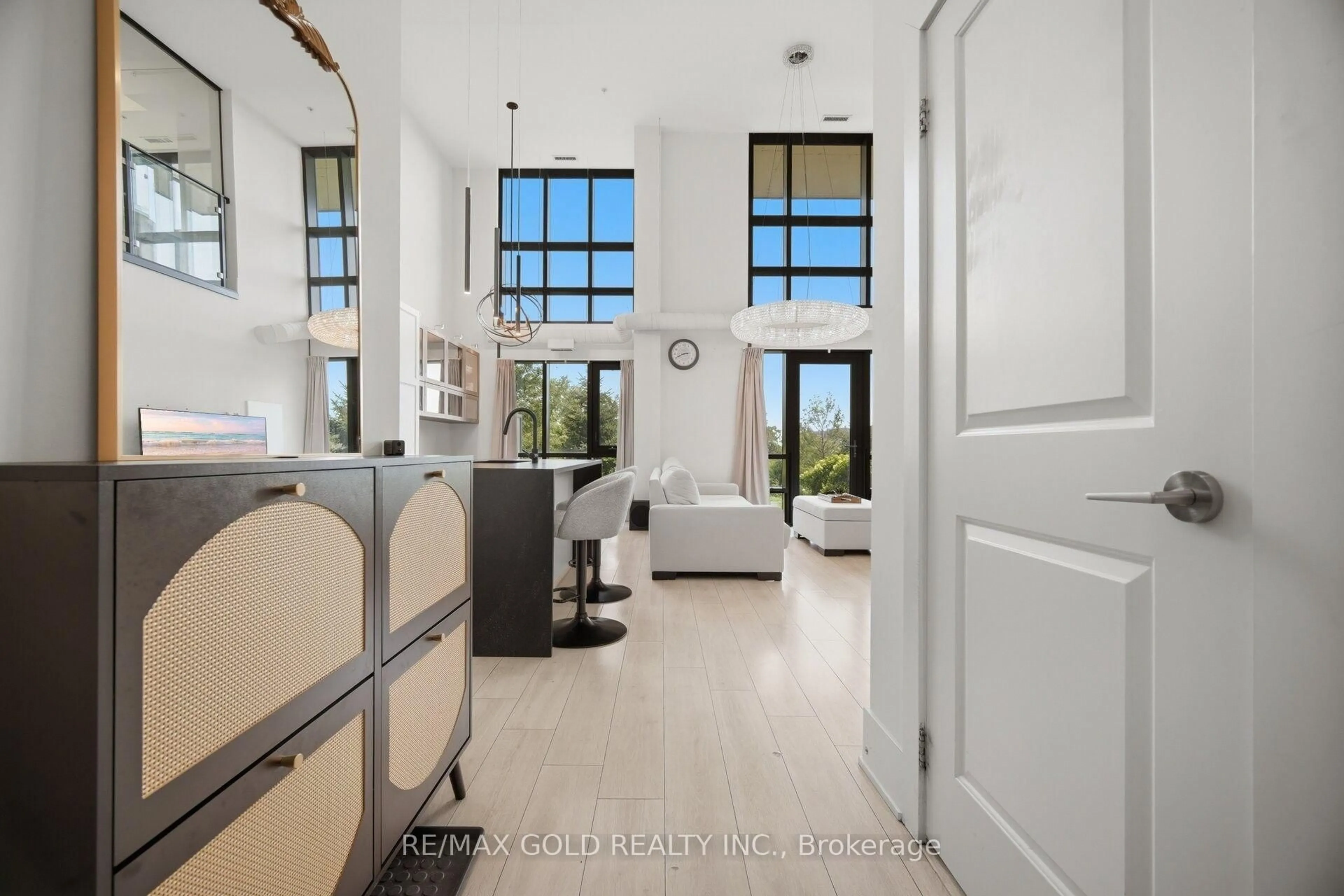 Indoor entryway for 65 Yorkland Blvd #111, Brampton Ontario L6P 4M5