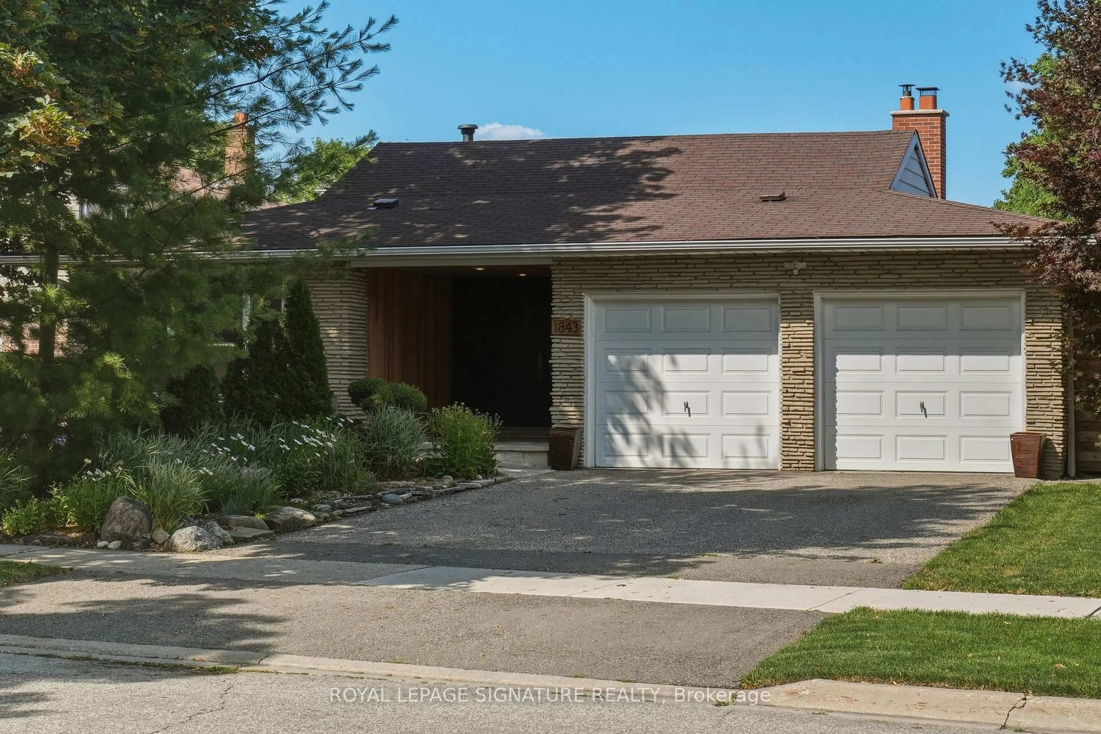 Home with brick exterior material, street for 1843 Stonepath Cres, Mississauga Ontario L4X 1Y1
