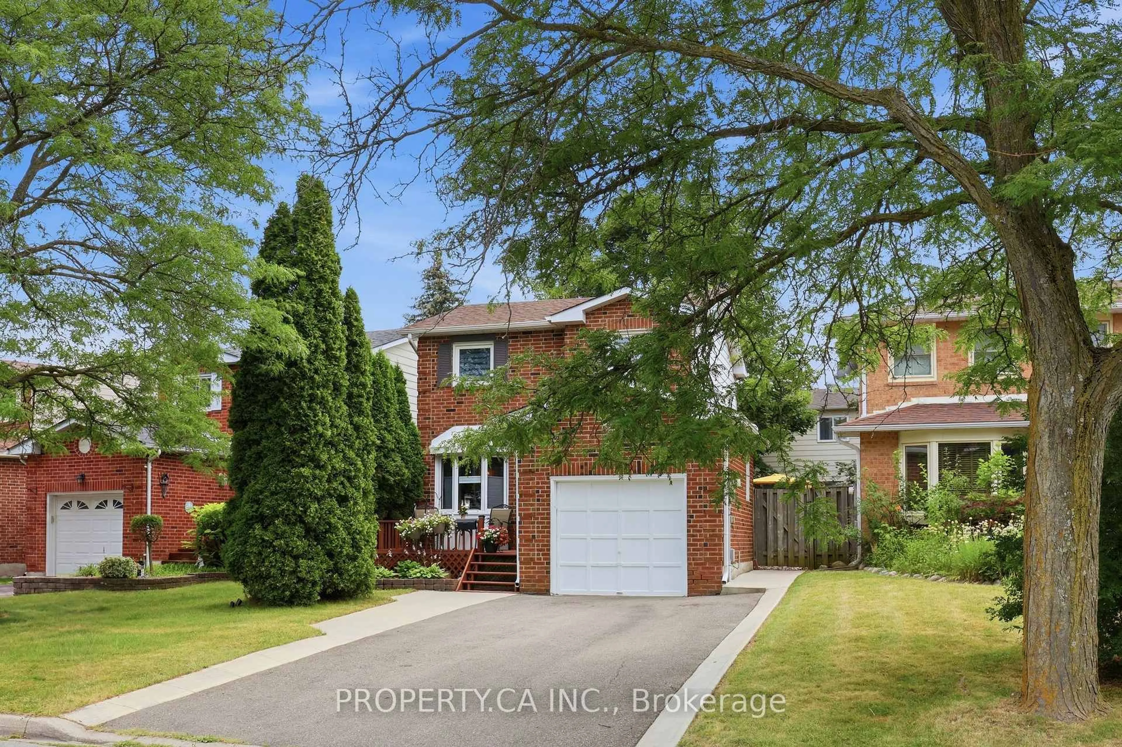Home with brick exterior material, street for 35 Lakecrest Tr, Brampton Ontario L6Z 1S3