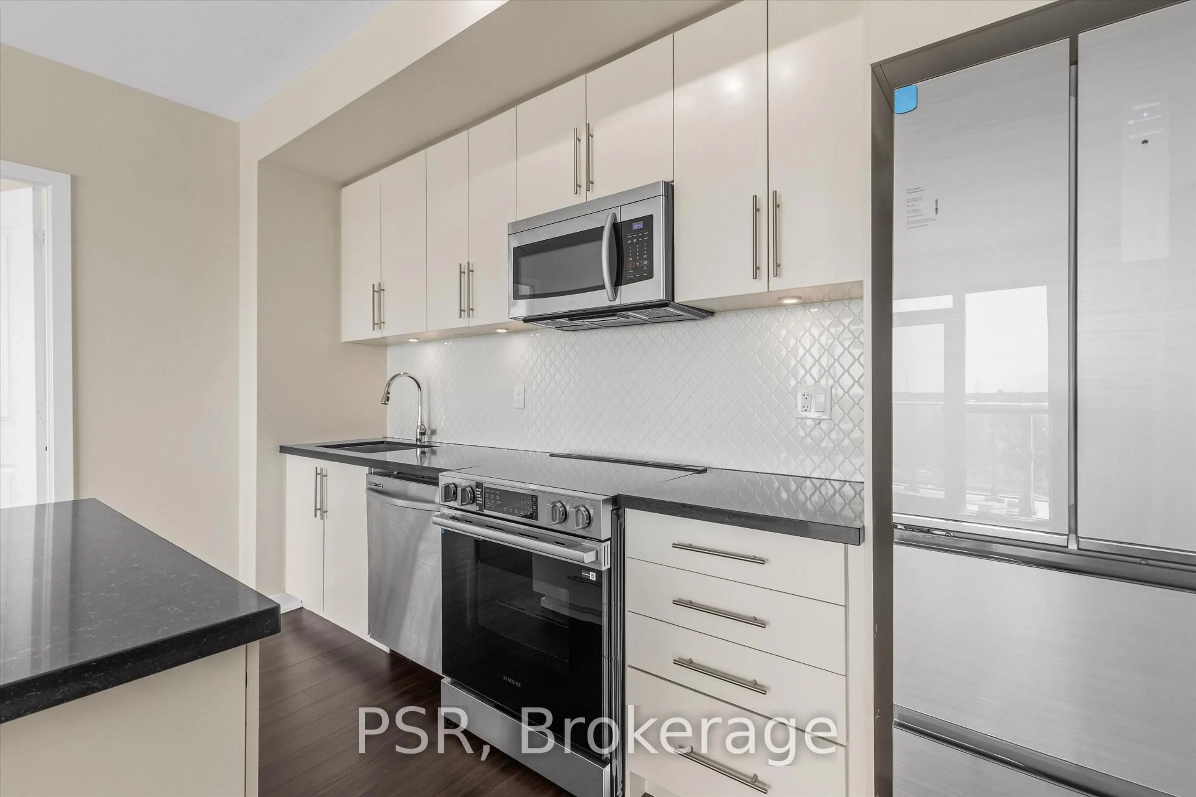 Standard kitchen, unknown for 4699 Glen Erin Dr #407, Mississauga Ontario L5M 2E5