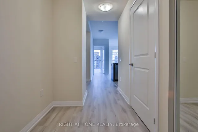 35 WATERGARDEN Dr #2014, Mississauga 2
