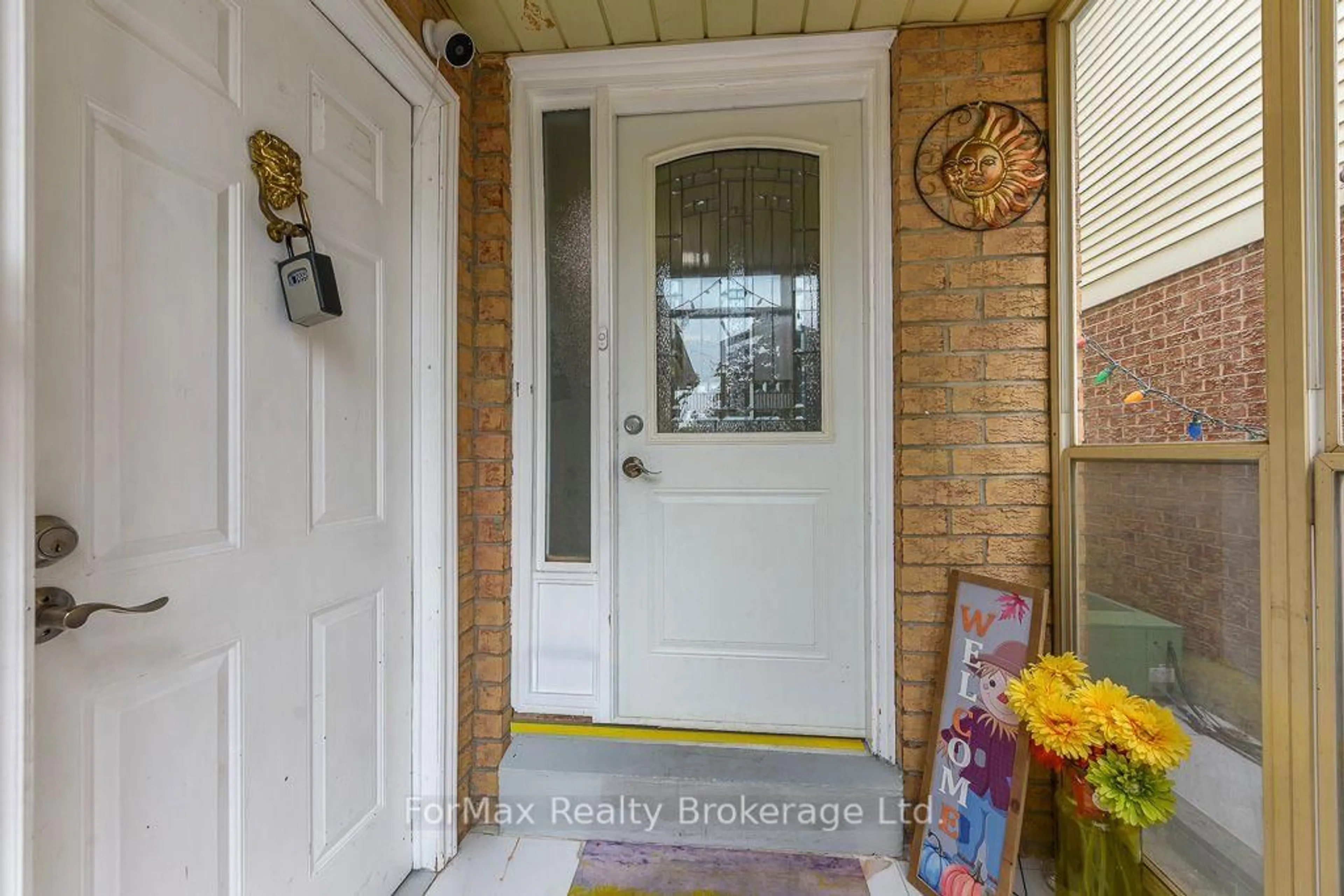 Indoor entryway for 56 Bridekirk Pl, Brampton Ontario L6Y 2V8