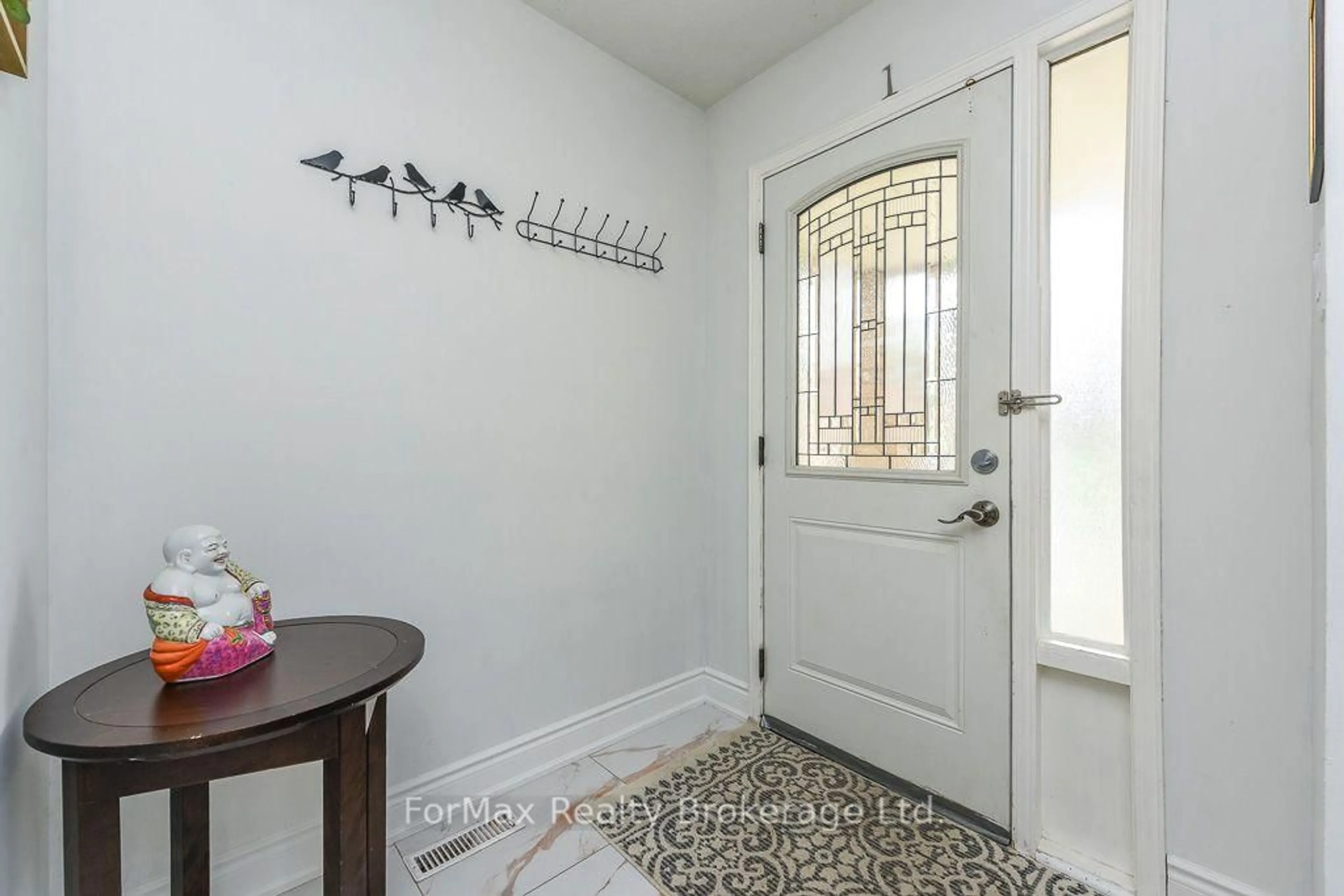 Indoor entryway for 56 Bridekirk Pl, Brampton Ontario L6Y 2V8