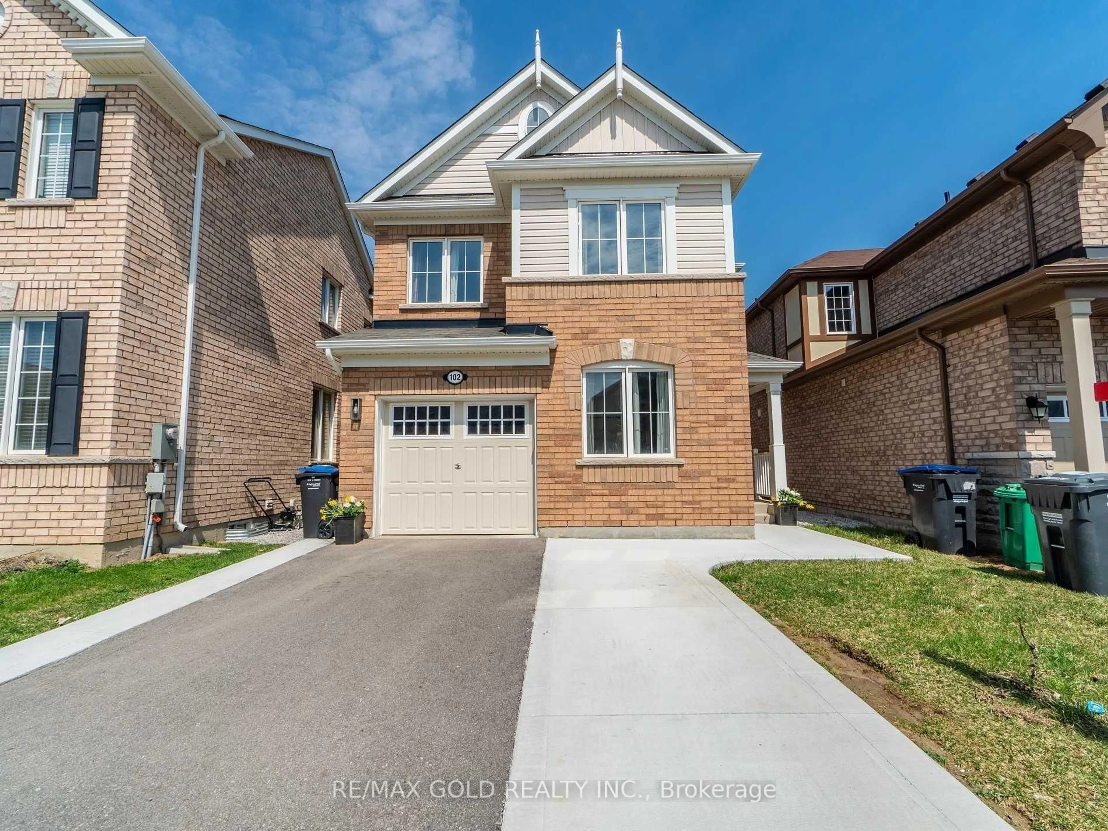 Home with brick exterior material, street for 102 Leadenhall Rd, Brampton Ontario L7A 4G9