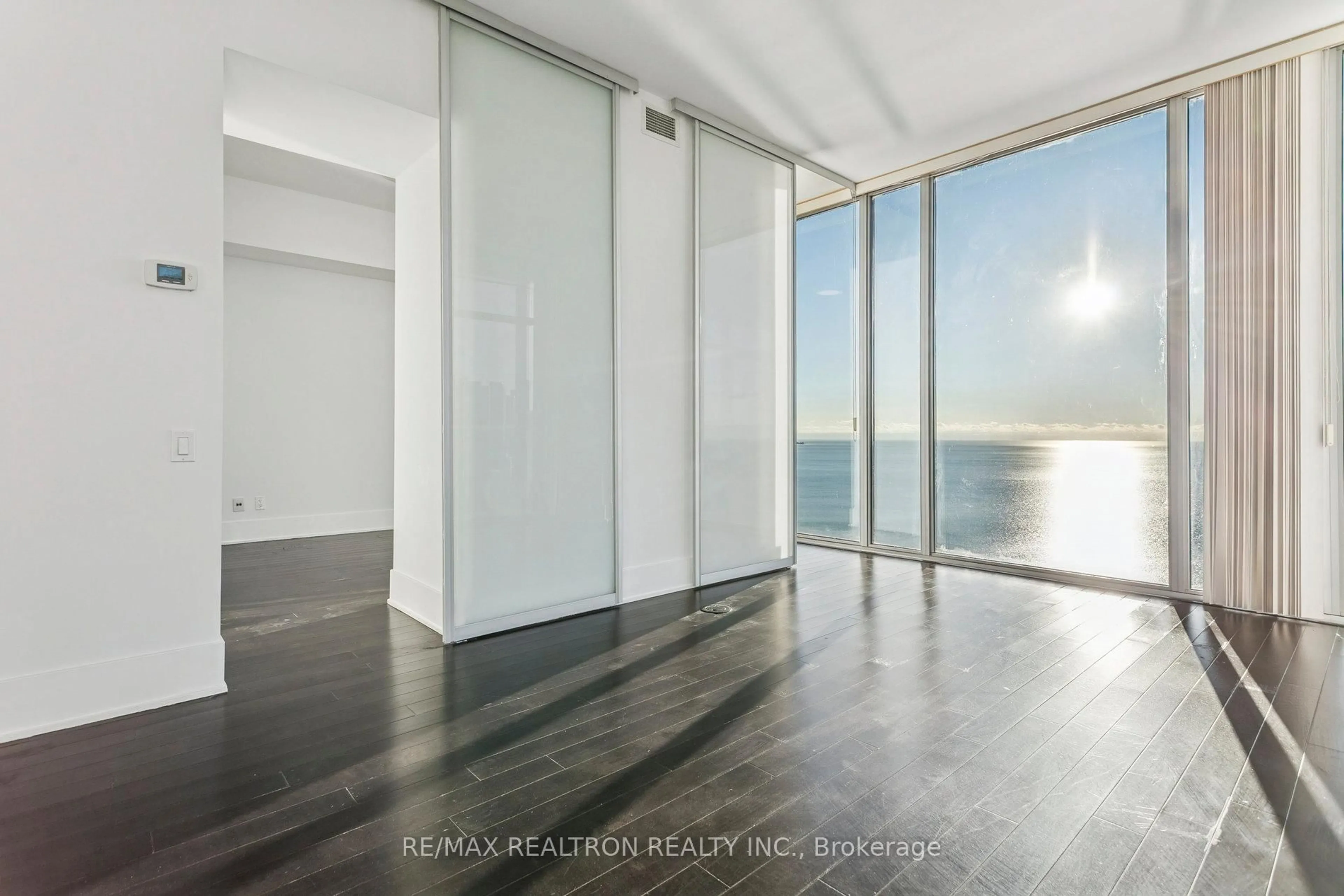 Unknown for 103 The Queensway #2805, Toronto Ontario M6S 5B3