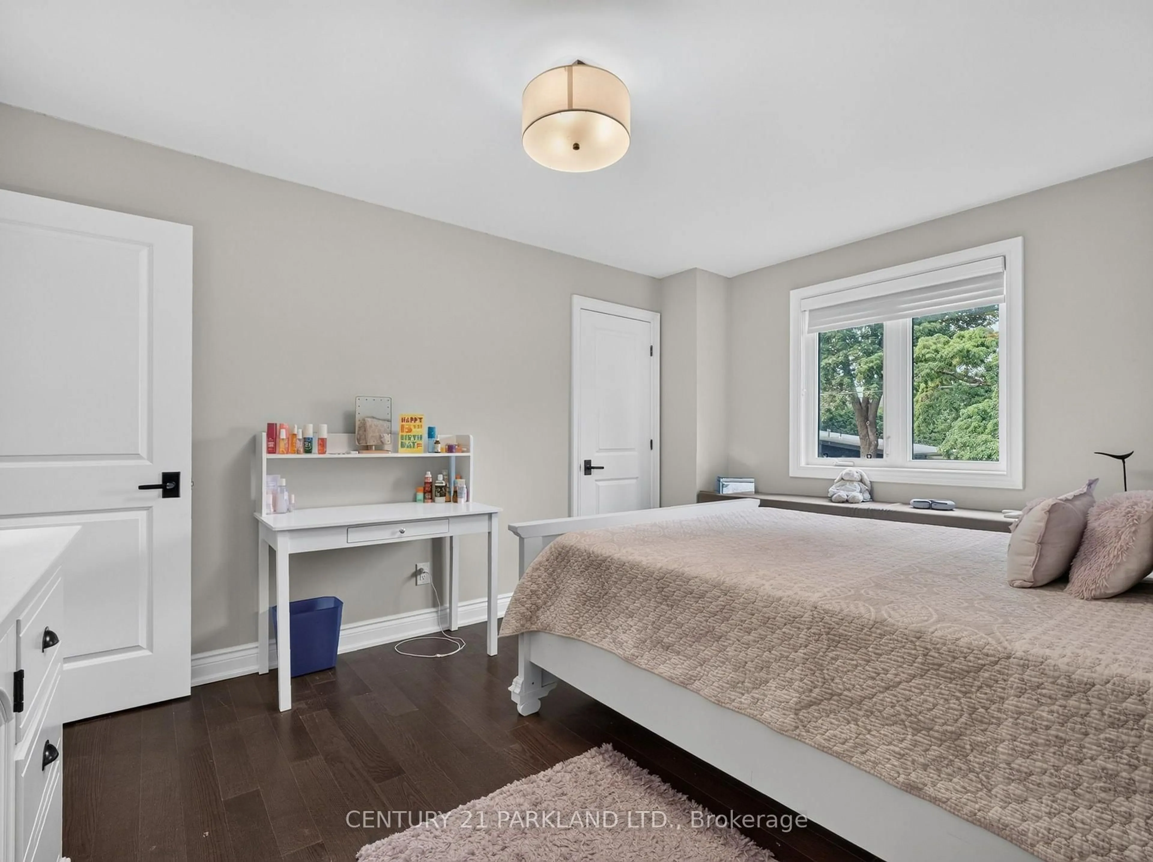 Bedroom with bed, unknown for 1302 Hillview Cres, Oakville Ontario L6H 2C7