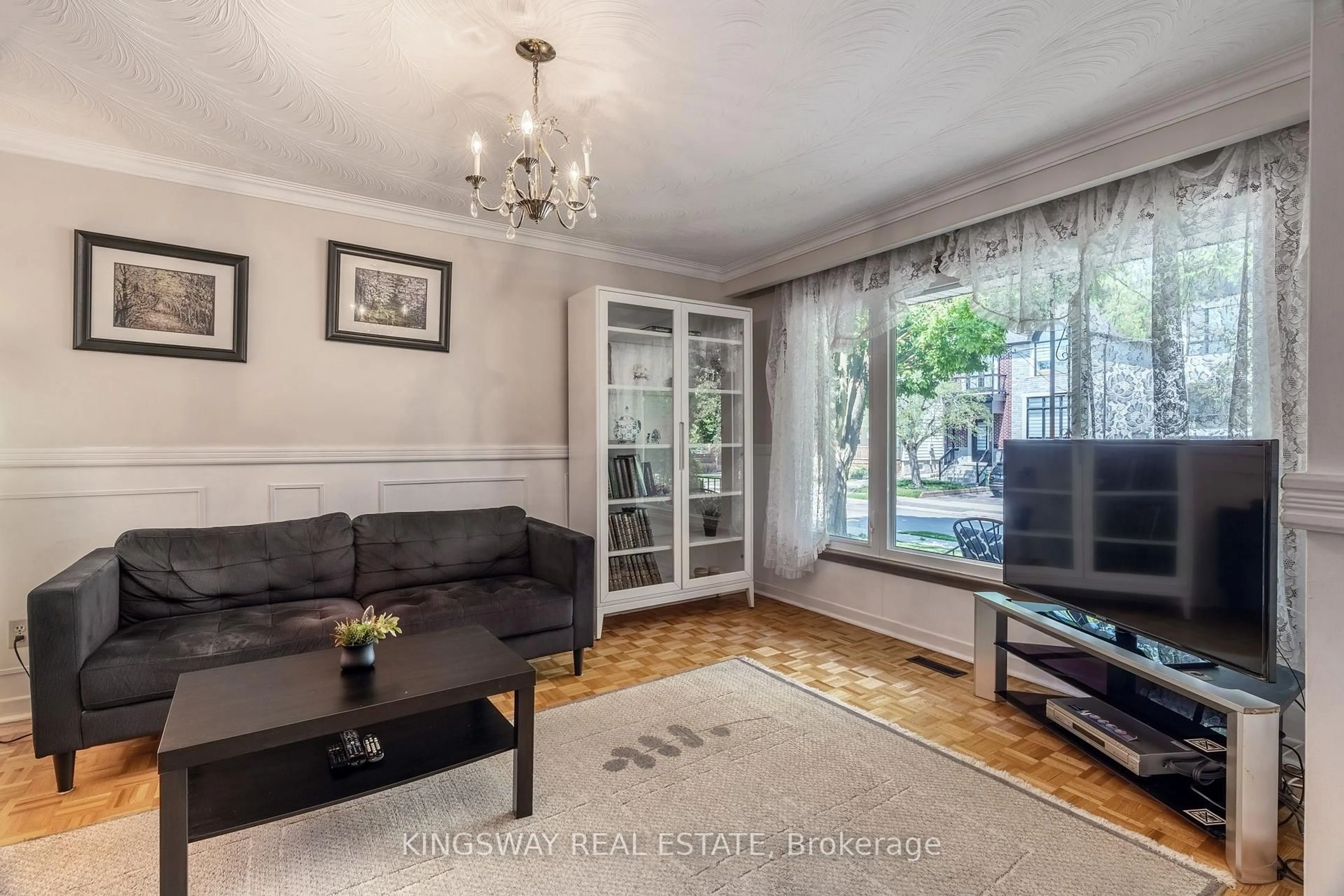 Living room with furniture, unknown for 121 Lake Cres, Toronto Ontario M8V 1W2