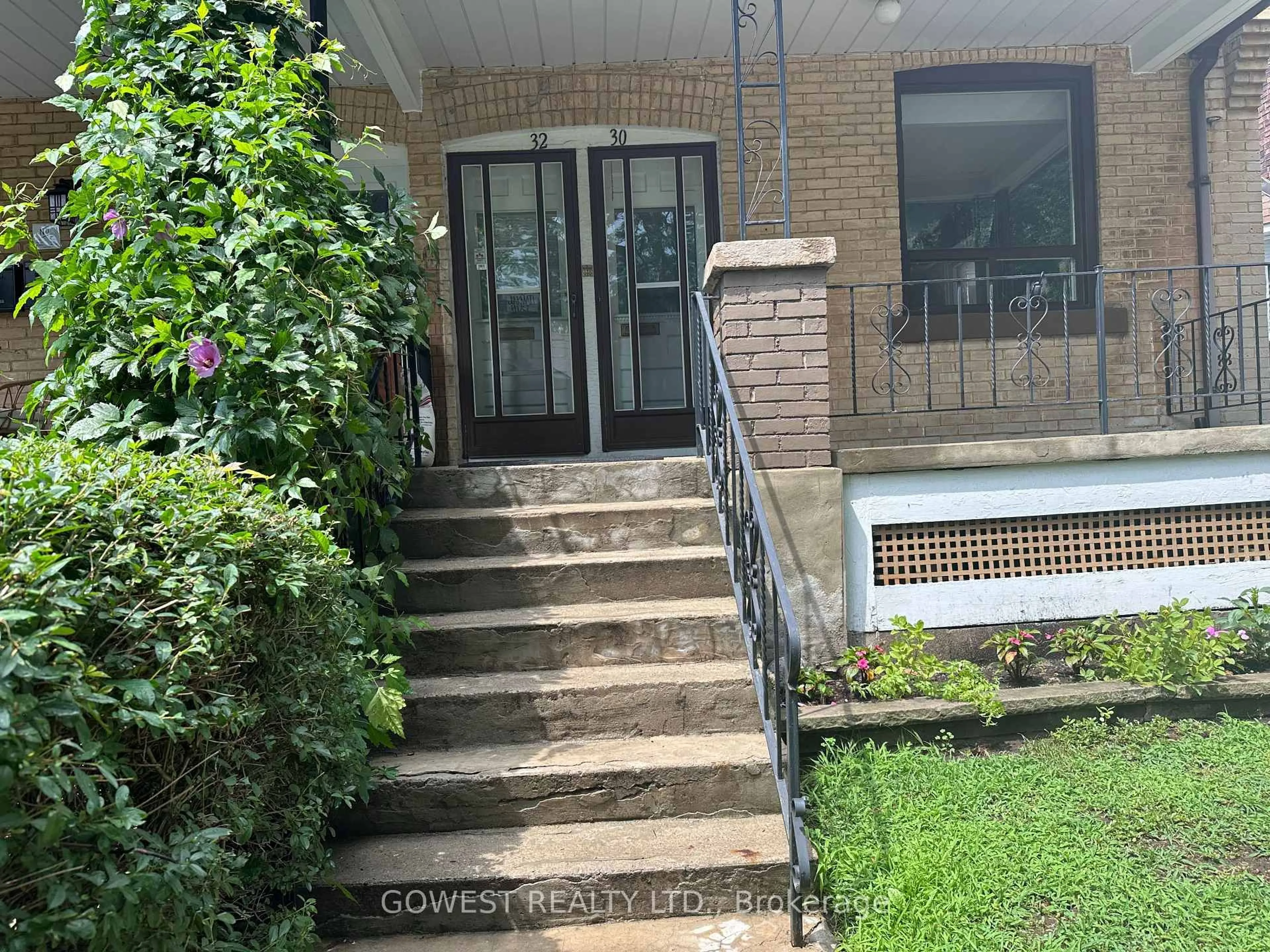 Unknown for 30 Grenadier Rd, Toronto Ontario M6R 1R2