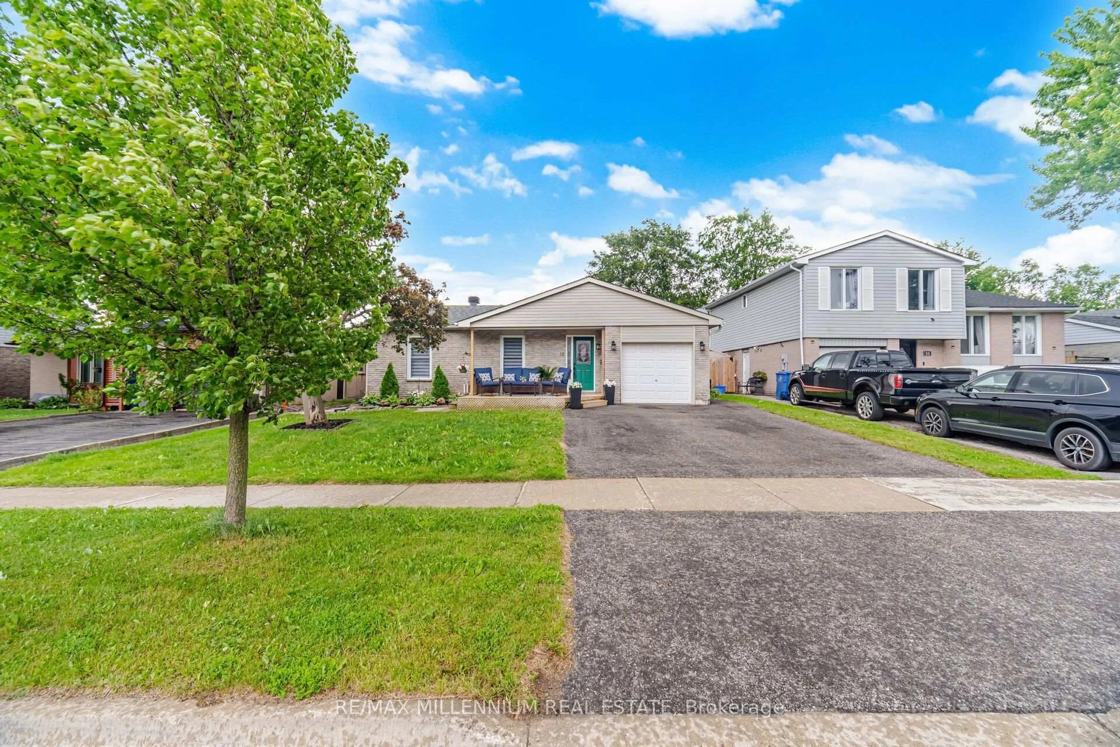 A pic from outside/outdoor area/front of a property/back of a property/a pic from drone, street for 16 Brenda Blvd, Orangeville Ontario L9W 3L6