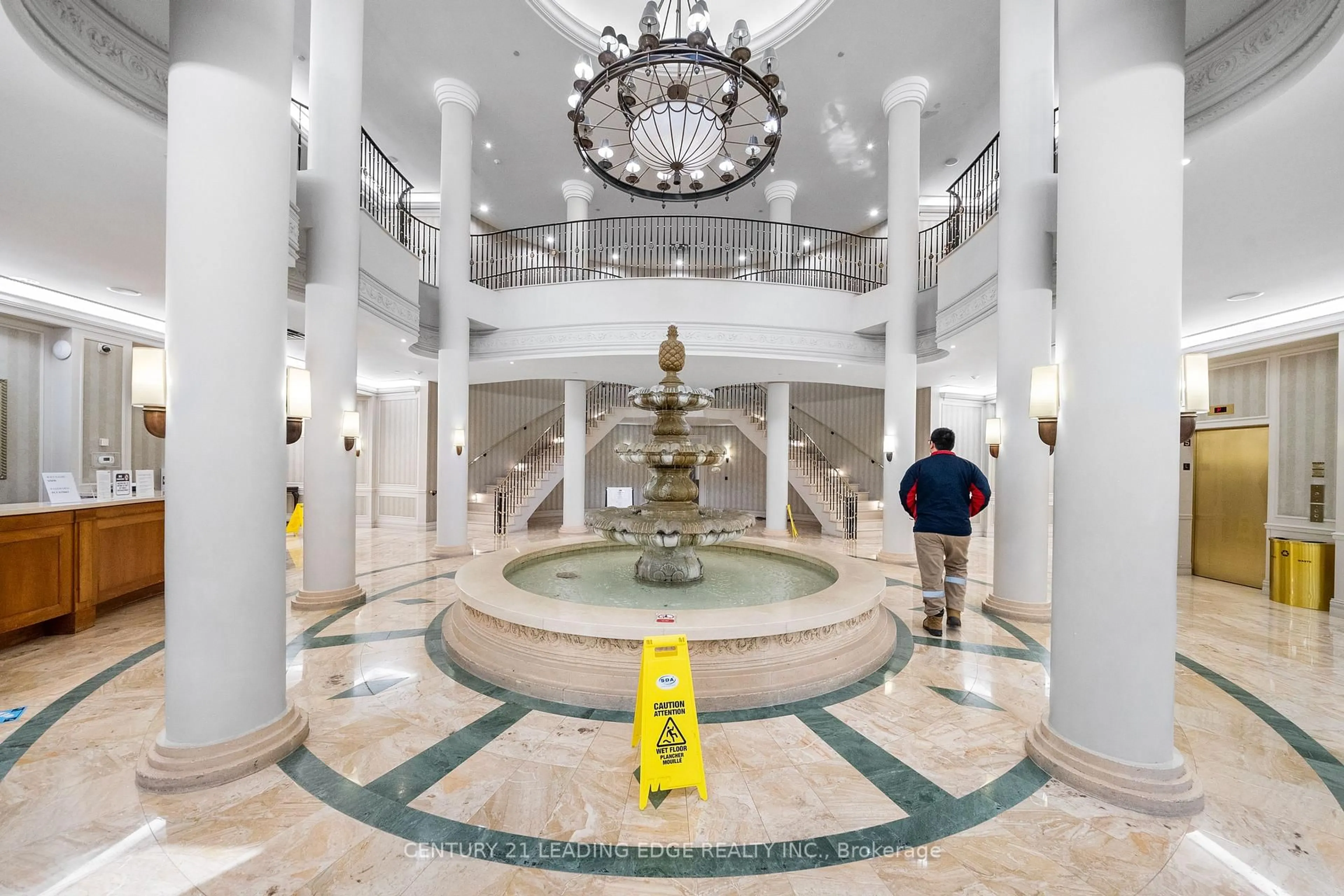 Lobby for 35 Kingsbridge Garden Circ #1812, Mississauga Ontario L5R 3Z5