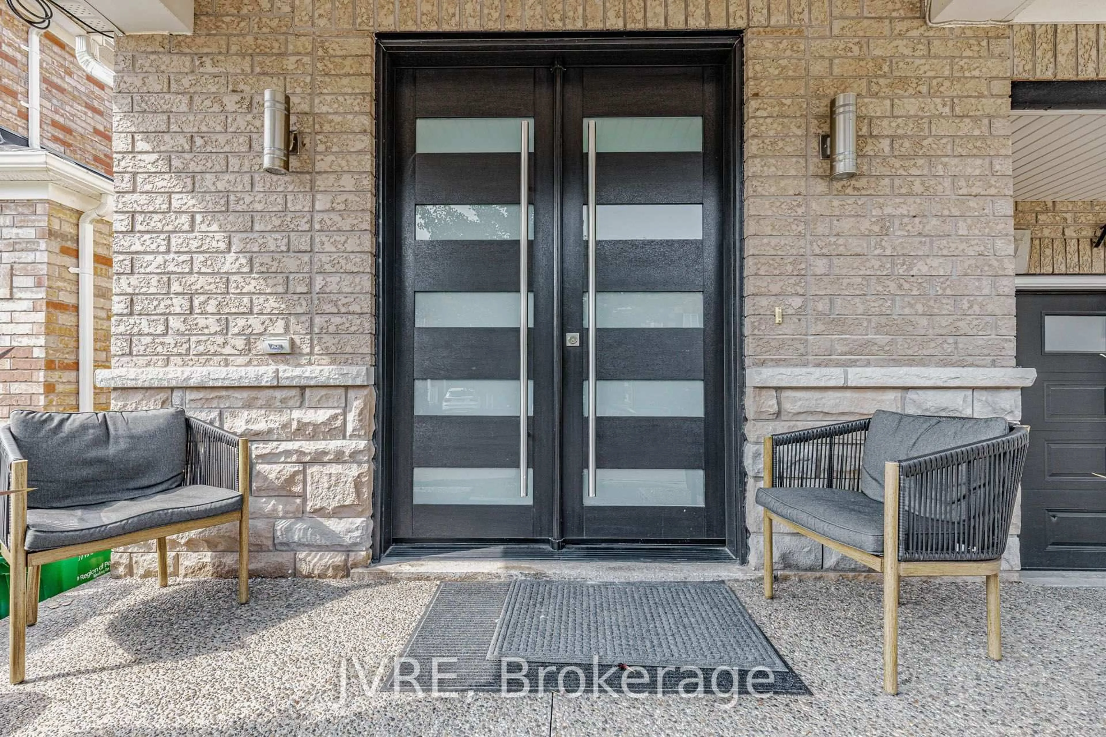 Indoor entryway for 12 Peppermint Clse, Brampton Ontario L6P 3C6