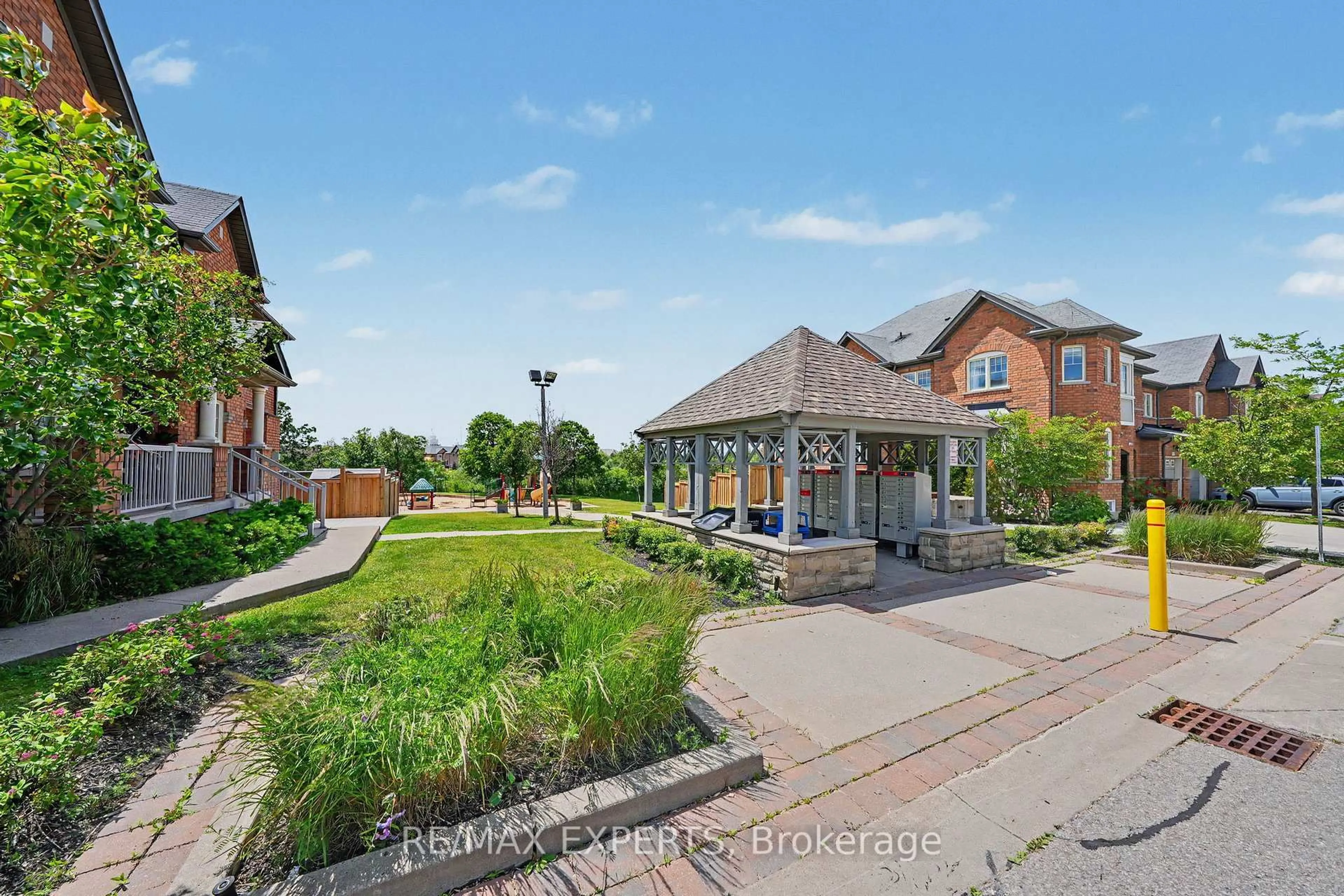 Unknown for 14 Lotus St, Brampton Ontario L6P 3E1
