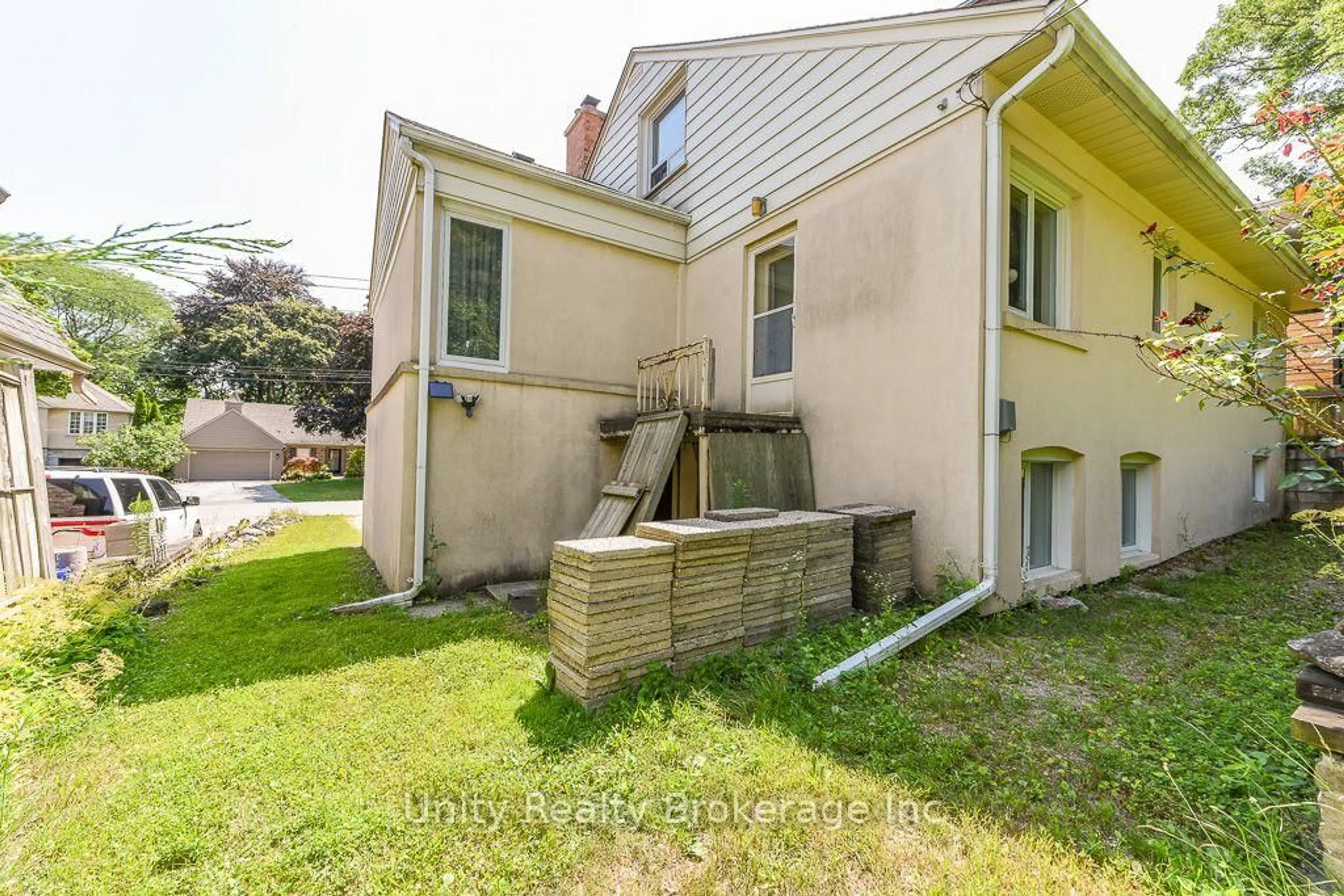 Patio, street for 51 Lambeth Rd, Toronto Ontario M9A 2Y8