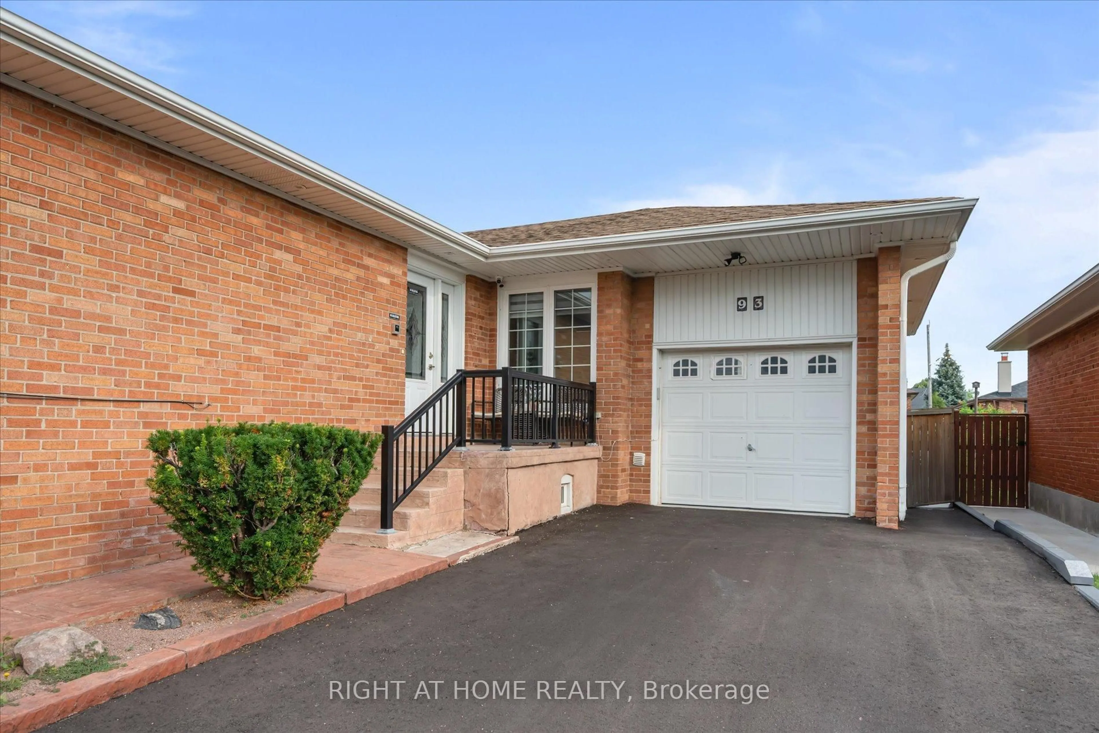Unknown for 93 Denbigh Cres, Toronto Ontario M3M 2T4